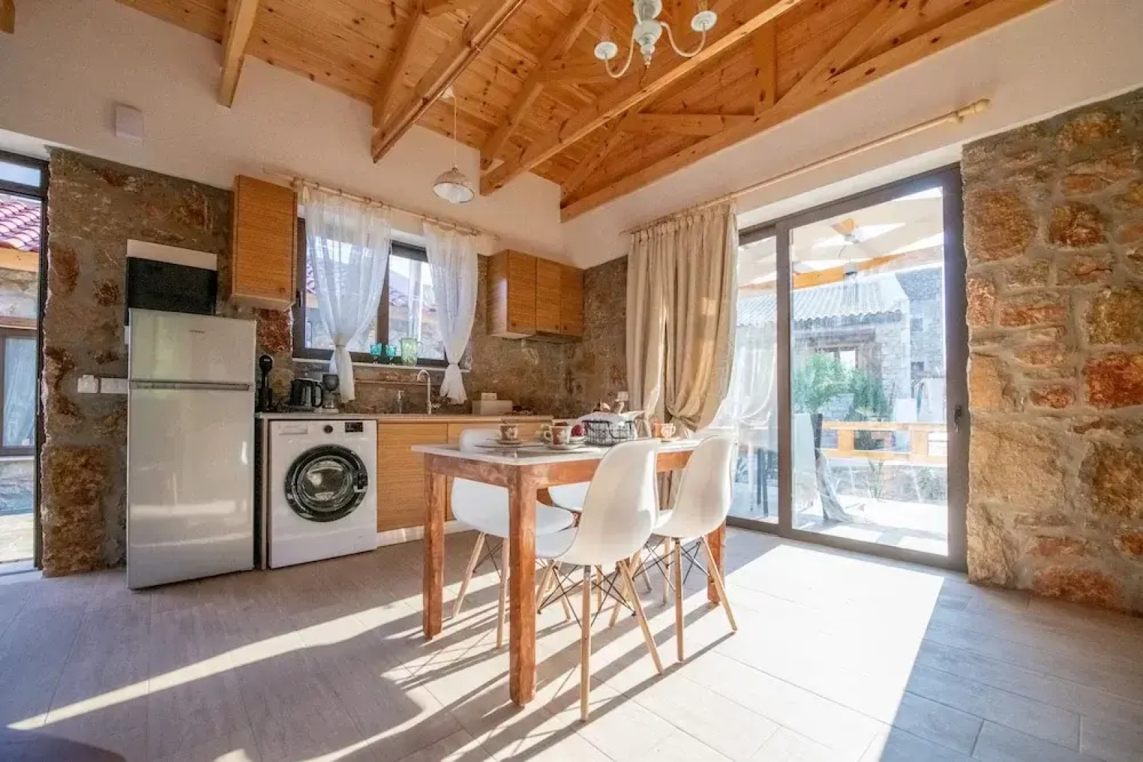 To Stolidi tis Psinthou