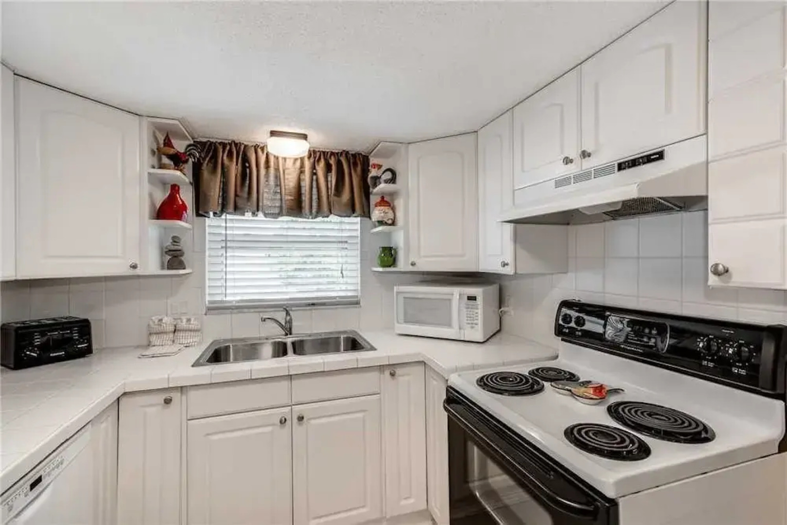 Waves 19 - Two Bedroom Condo