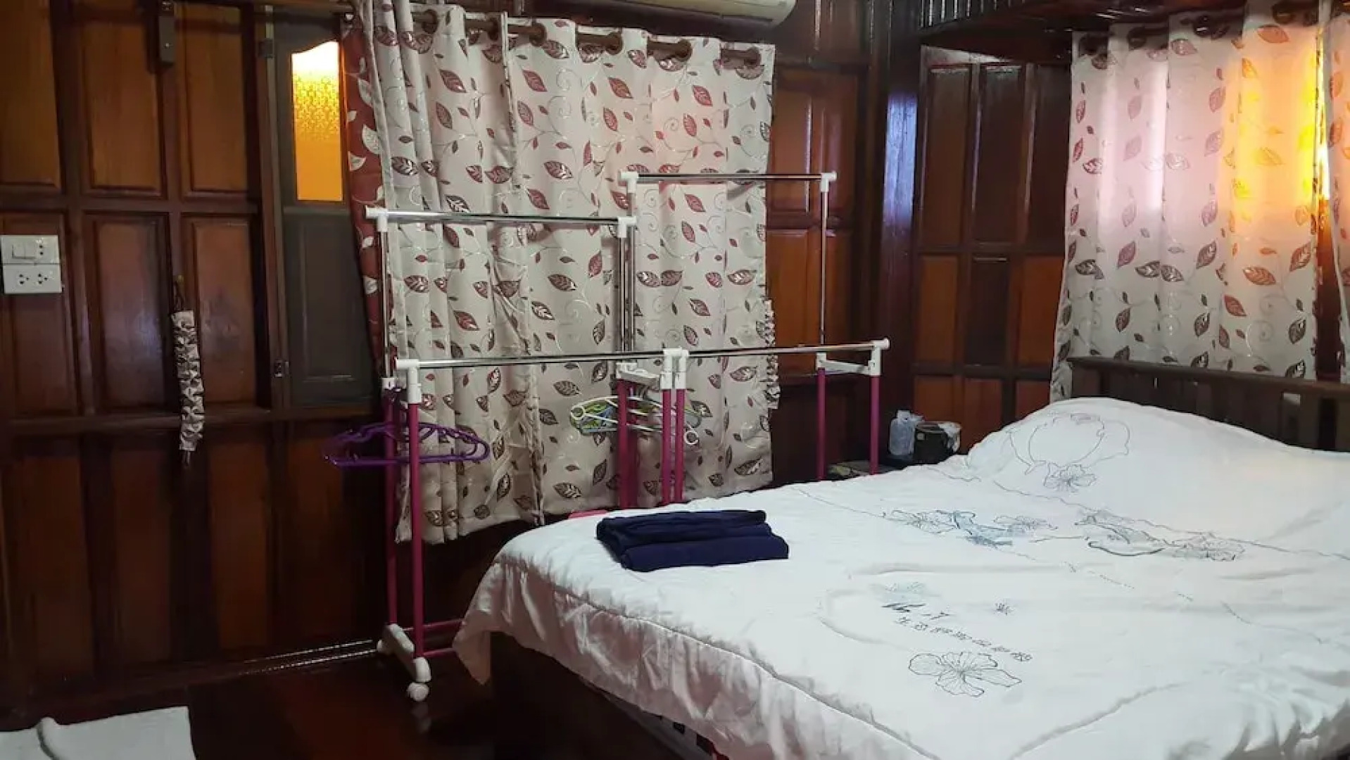 Ruenthai Rimnam Resort