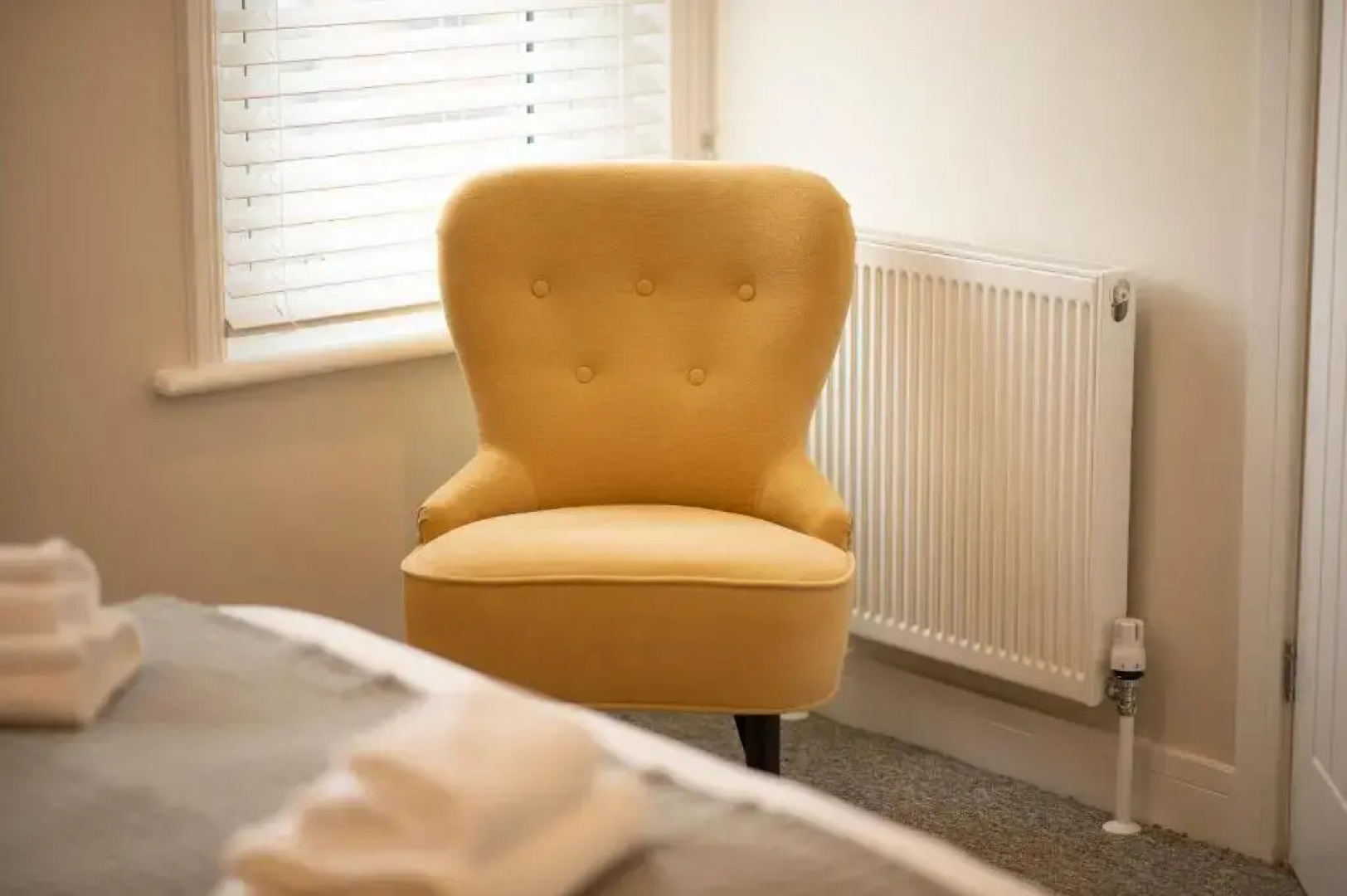 Oliverball Serviced Apartments - Flat D - Modern, top floor, 2 bedroom, 2 bathroom apartment in Central Southsea