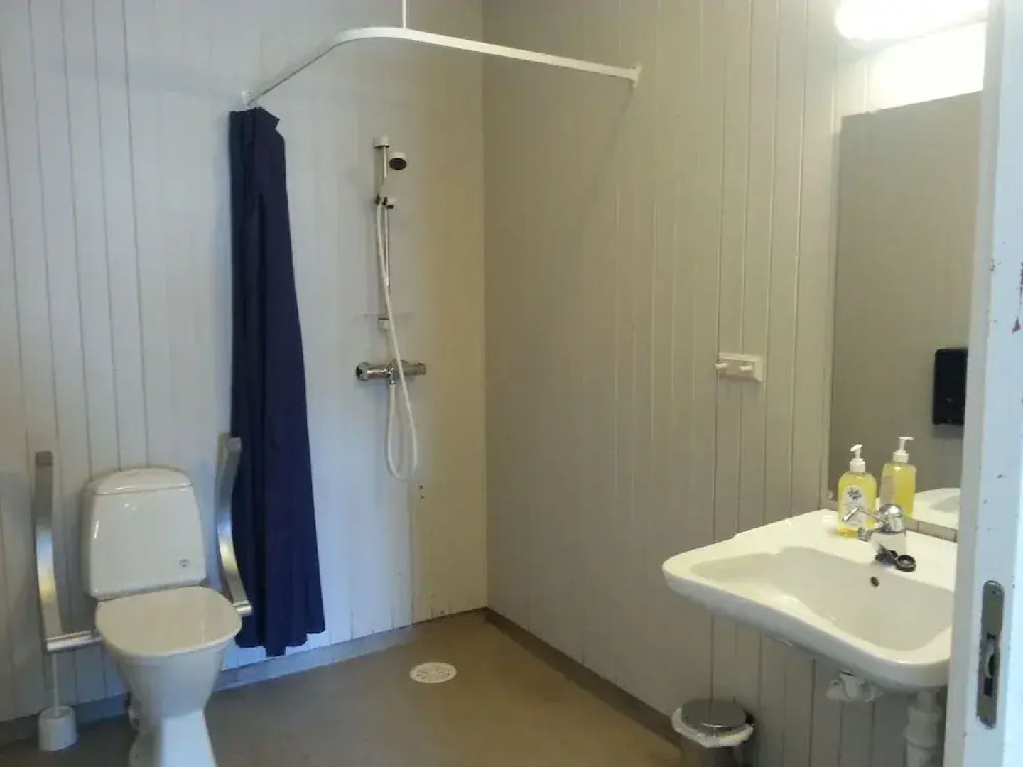 Tyskhella Rorbuer