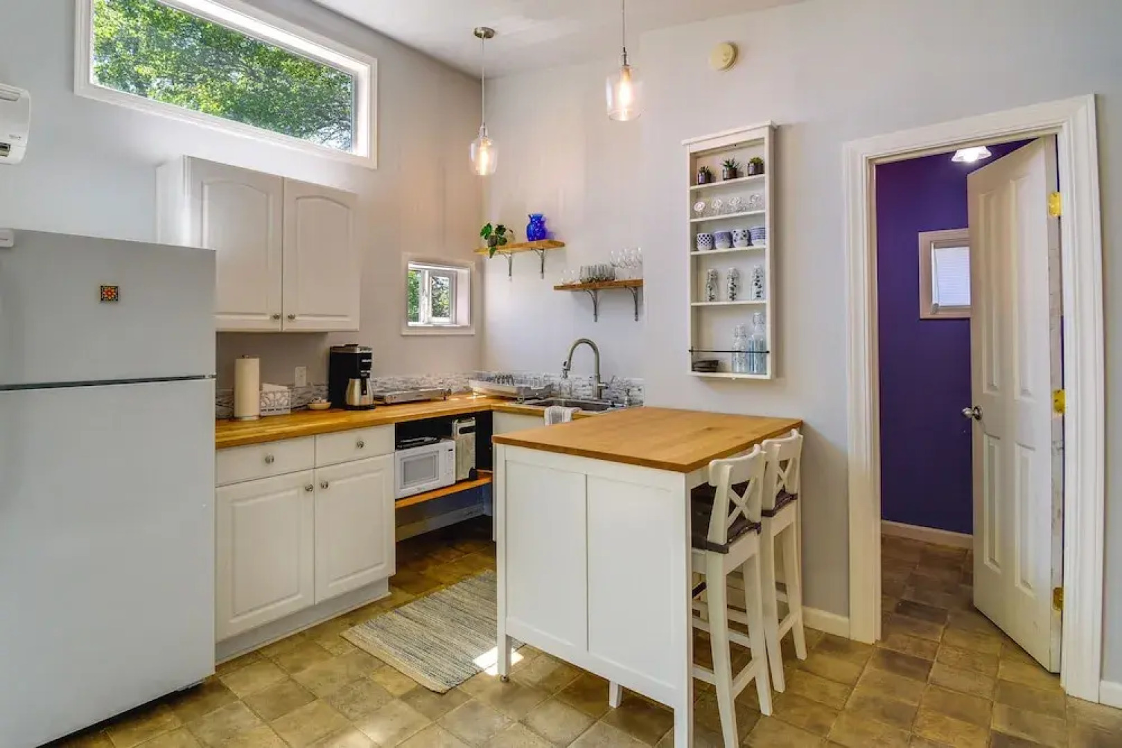 Waterfront Hood Canal Cottage: Steps to the Beach!