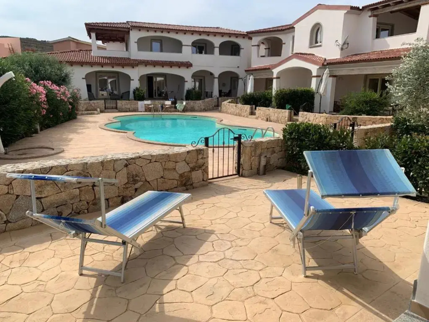 Turquoise & Wood Stylish House 23