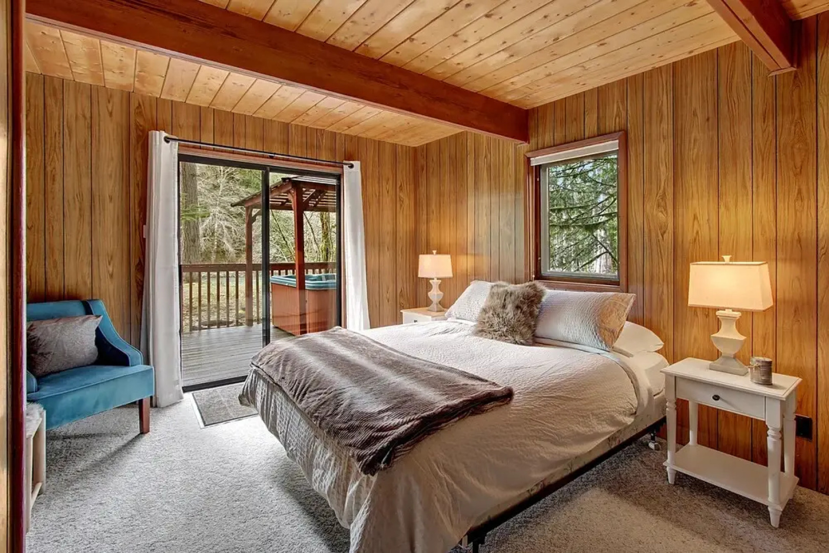 Fox Haven - Two Bedroom Cabin with Hot Tub