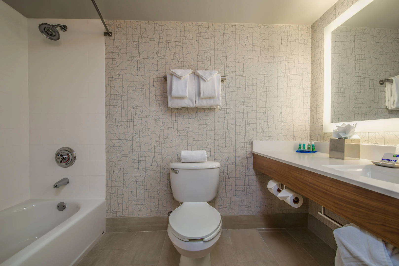 Holiday Inn Express Hotel & Suites Phoenix-Airport by IHG