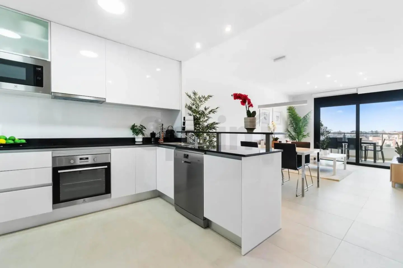 Exclusive apartment in Flamenca Village with gym, sauna, 3 pools - 600 m from the beach