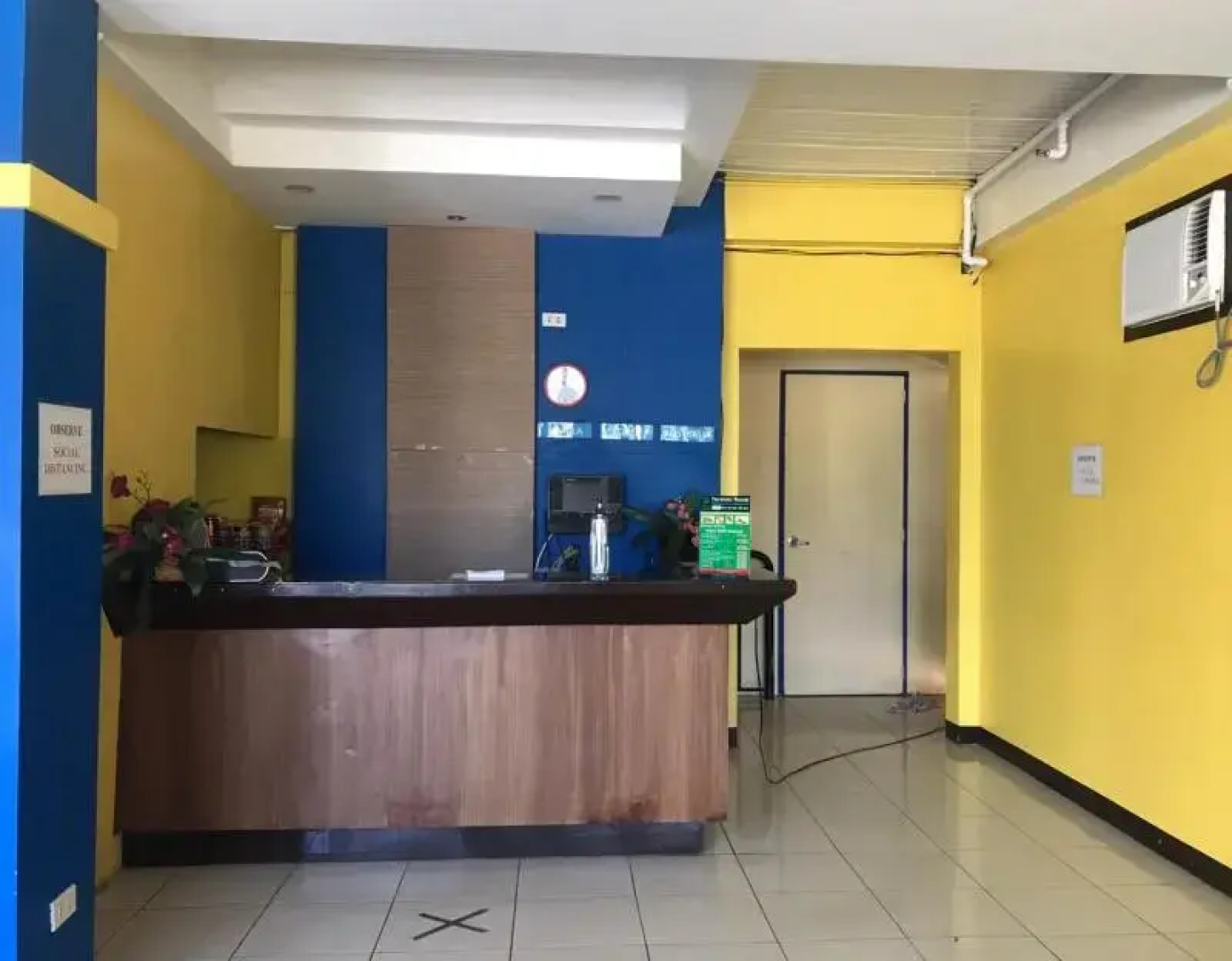762 Laurien Hotel