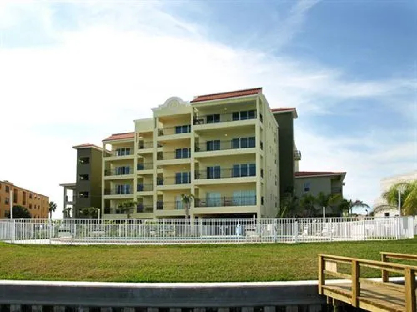 Palms of Treasure Island