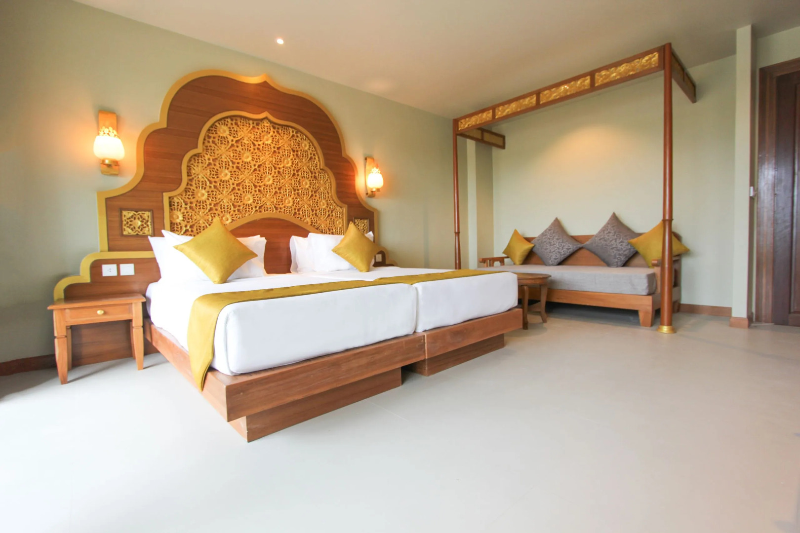 Курортный отель Maikhao Palm Beach