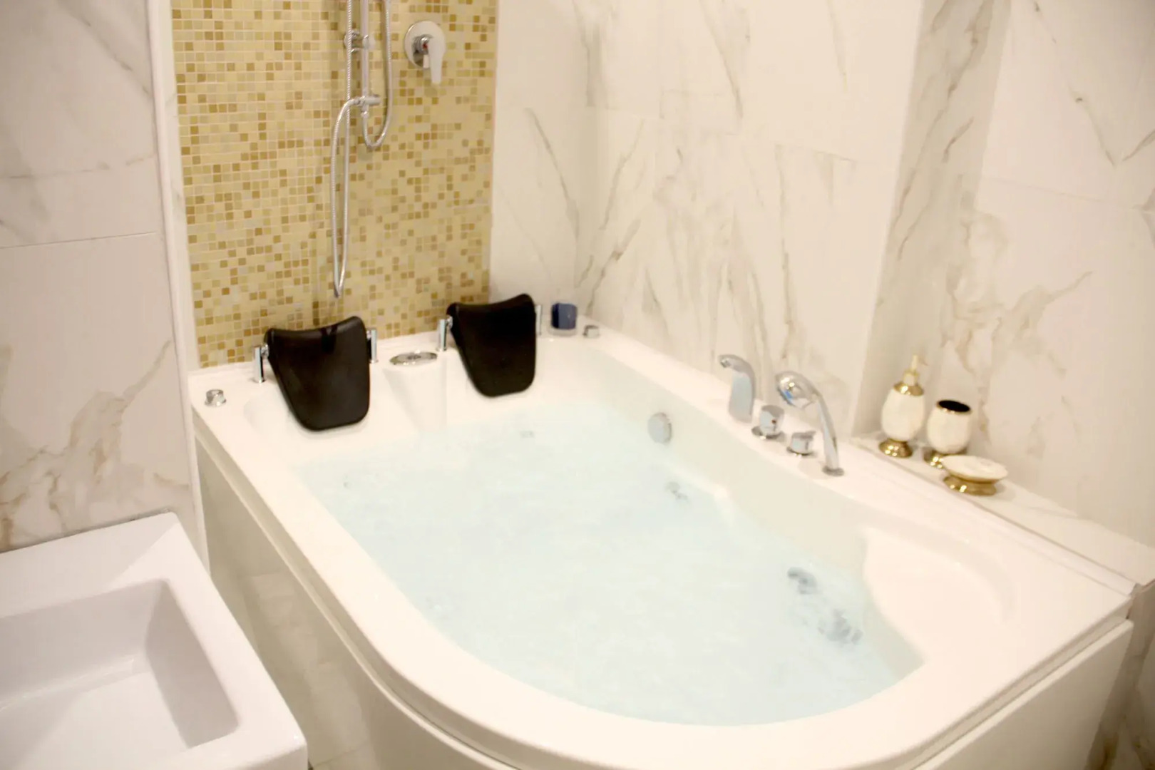 Ingrami Suites