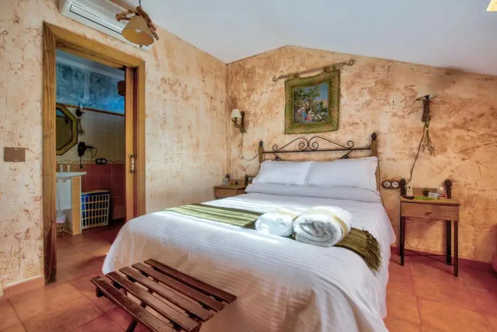 5 bedrooms villa with private pool and wifi at Ruidera