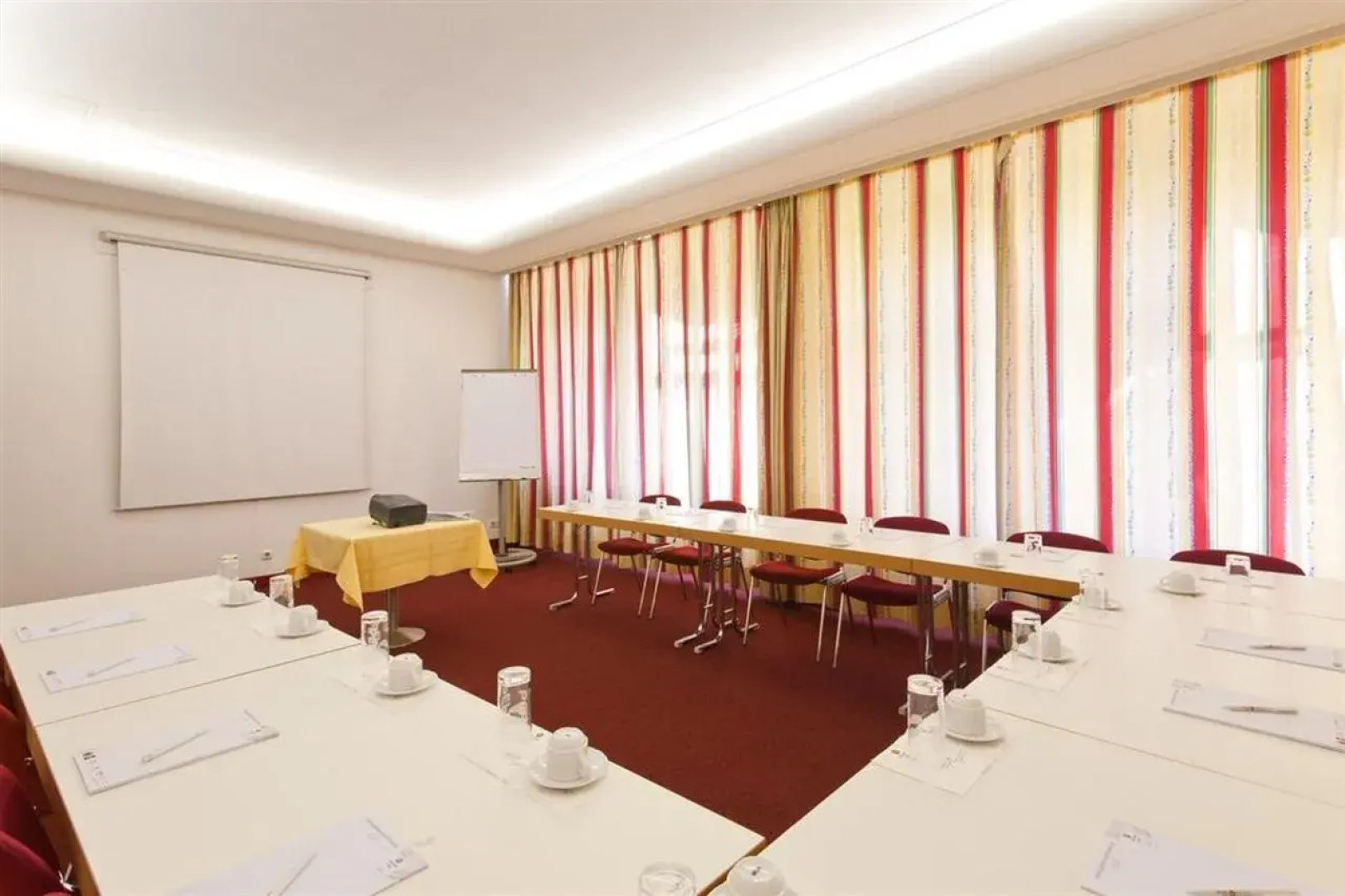 Unsölds Factory Hotel