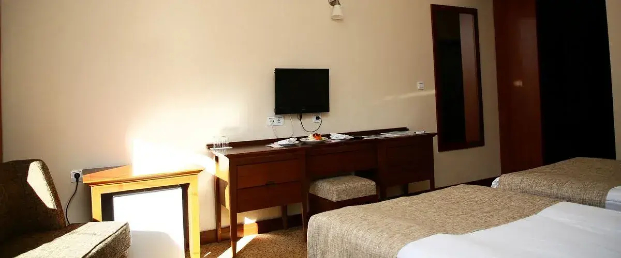 West Davraz Hotel