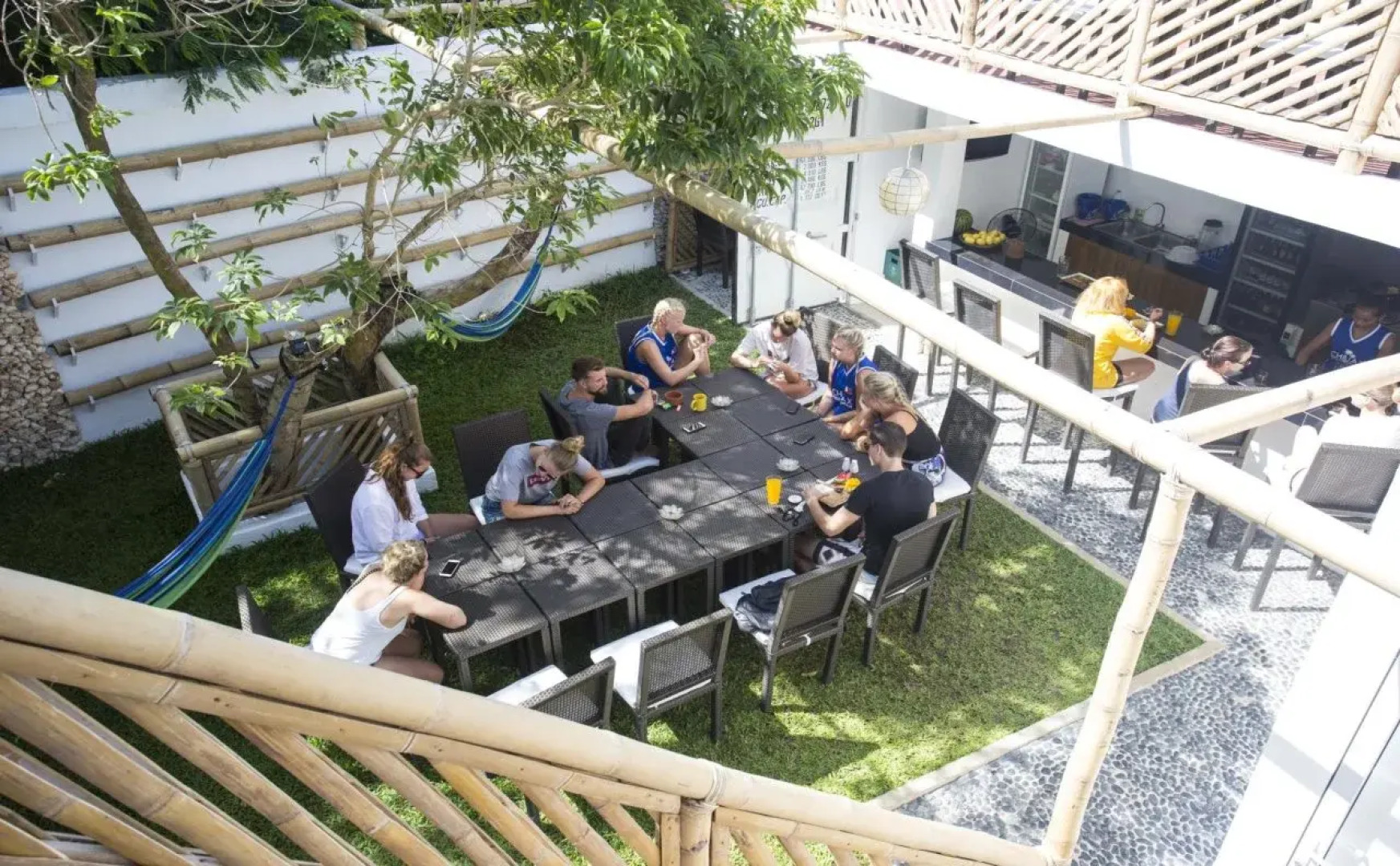 CHILLAX Flashpackers Boracay