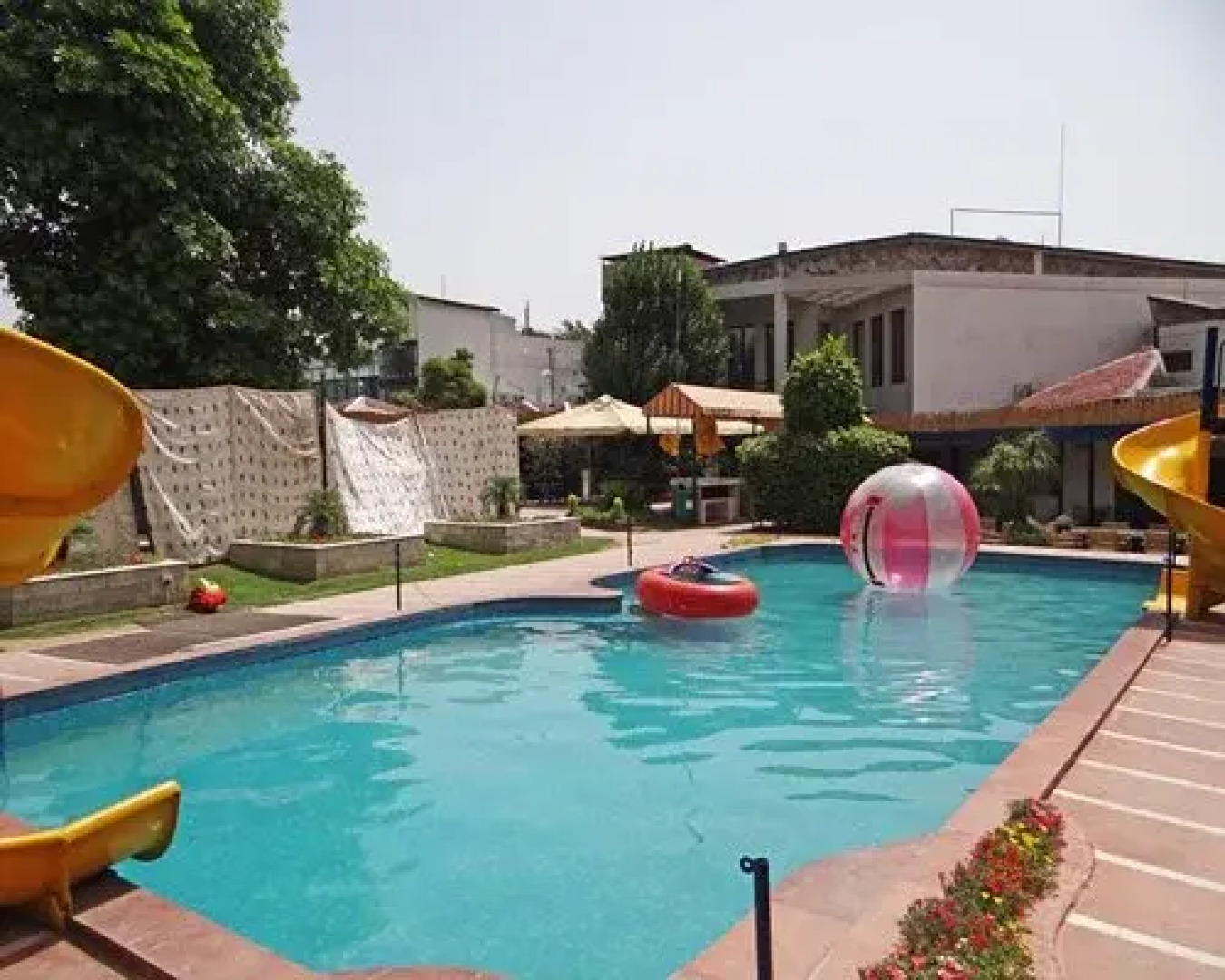 The Resort Country Club, Manesar