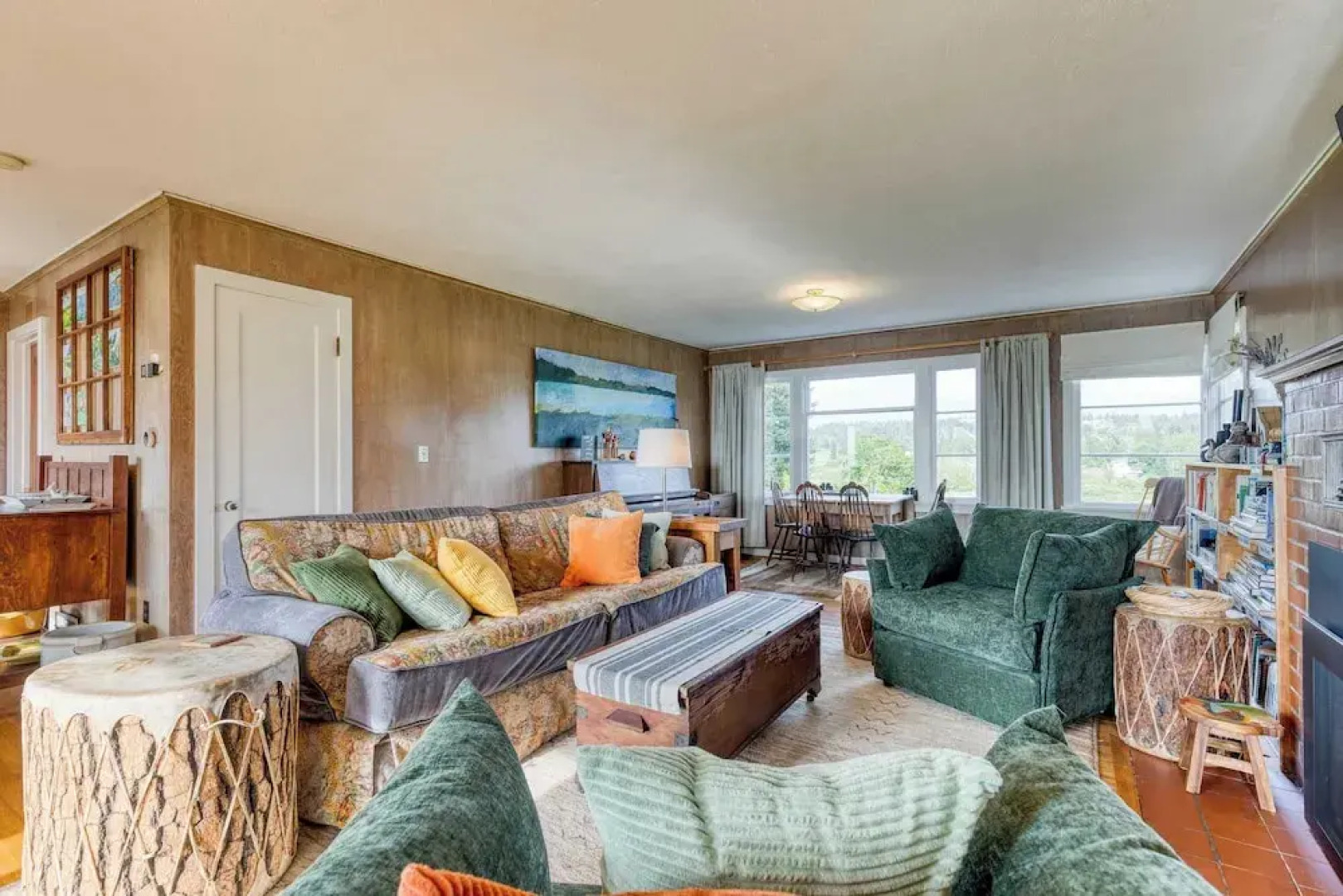 Maxwelton Aerie Bluffside Retreat w/ Sweeping Puget Sound Views + Firepit