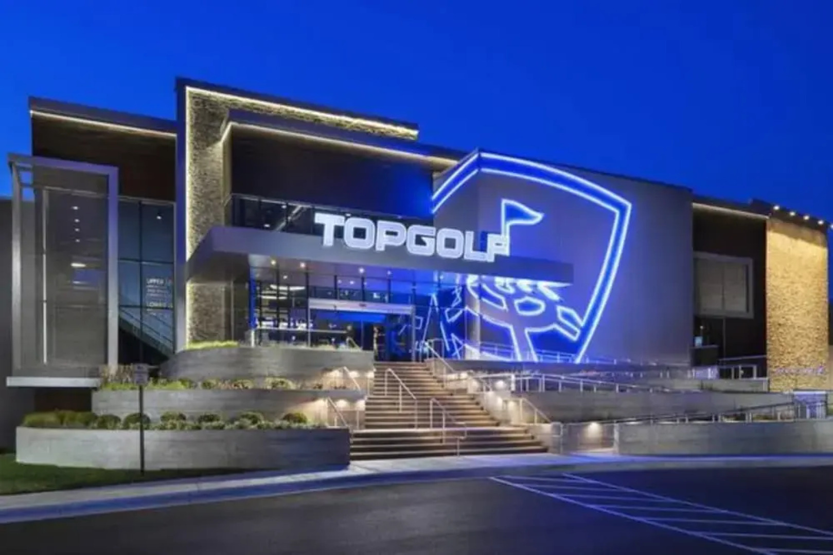 Peaceful Polaris Penthouse 2BR W D Balcony