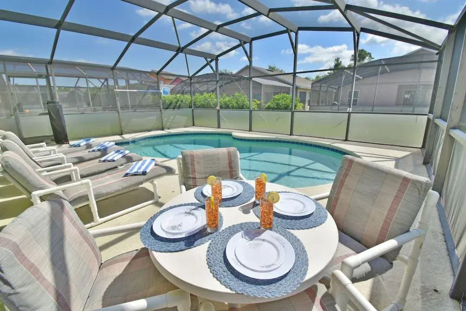 320EP Sandy Shores 3 Br villa by RedAwning