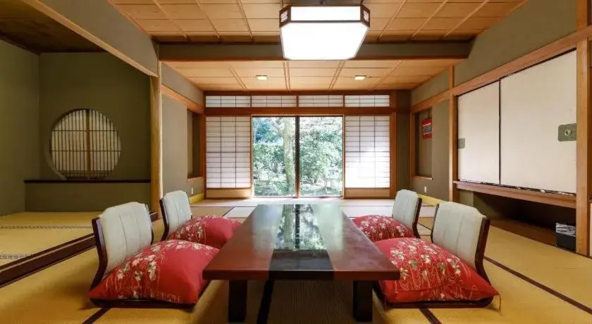 Awazuonsen Kitahachi