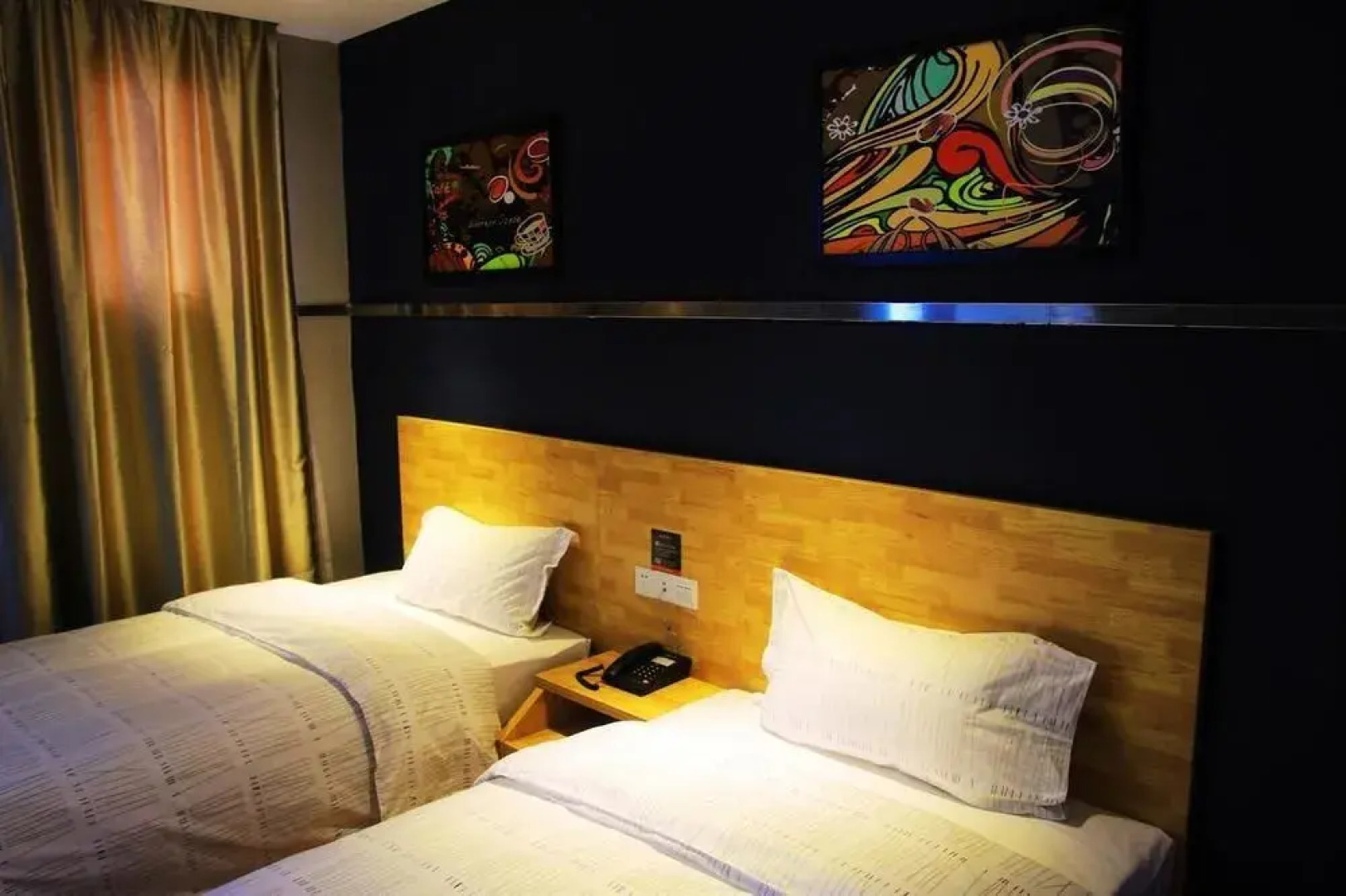 Zijinghua City Hotel