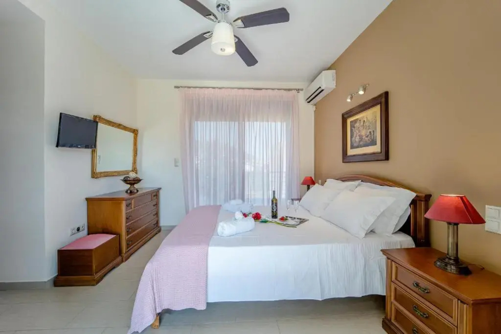 Villa The Palm, Beach & Airport closeby - POOL