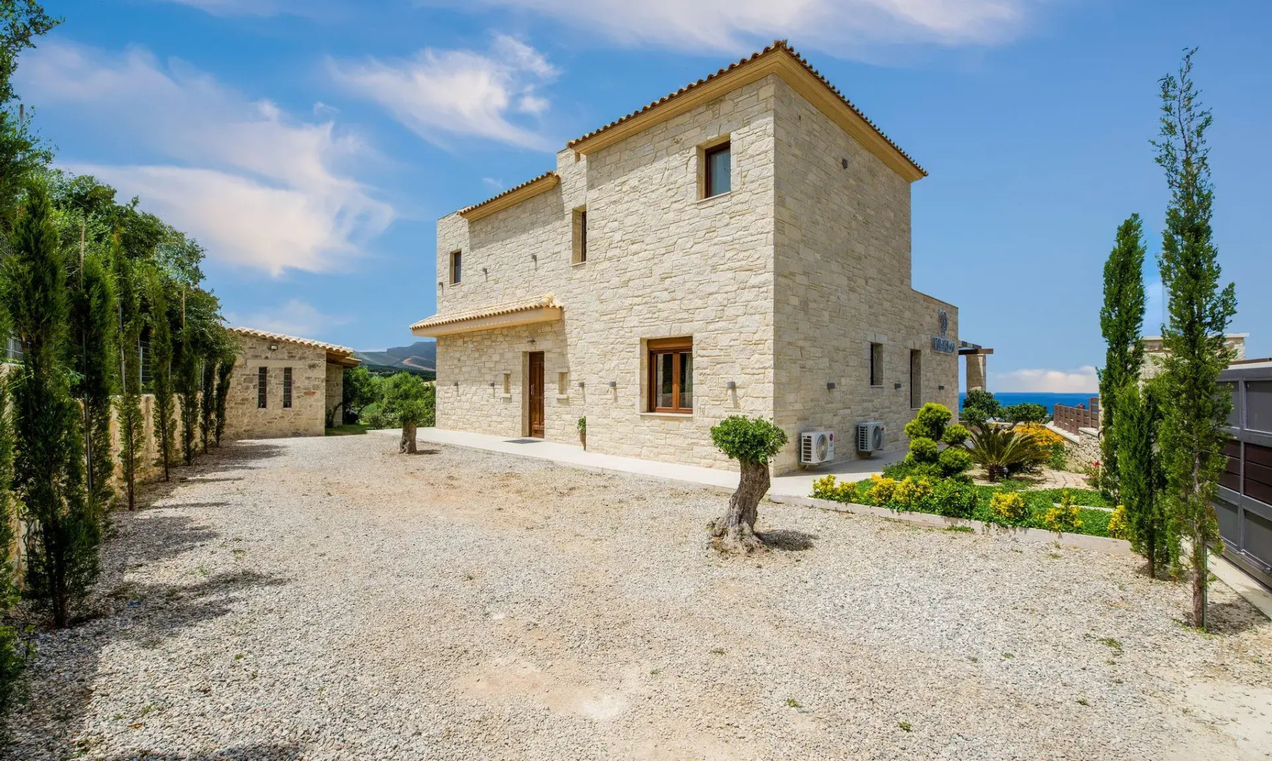 Villa Aloni
