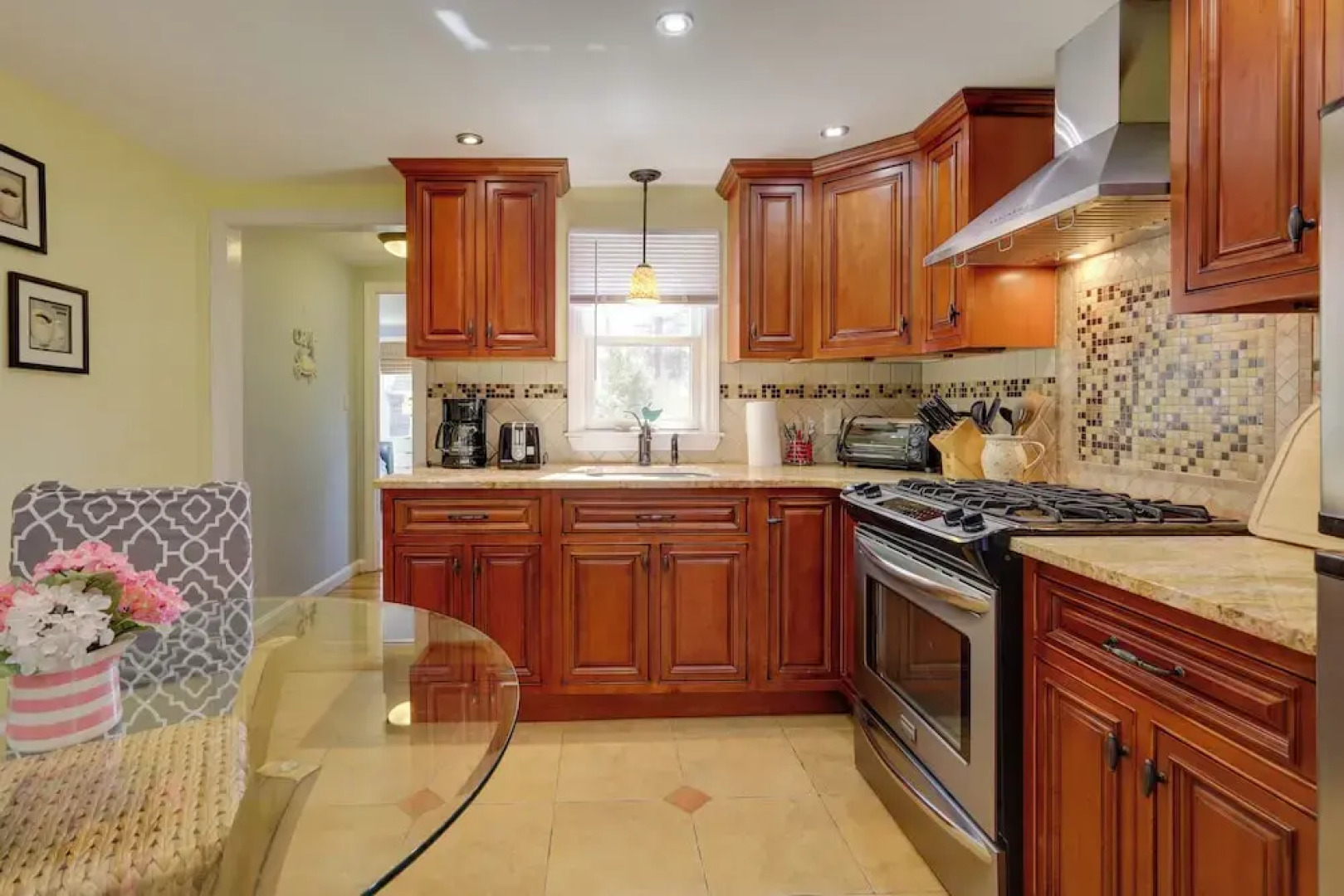 Swan River Views, BBQ Ready: West Dennis Home