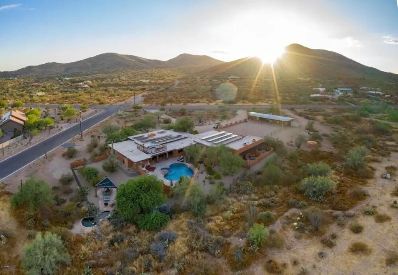 Full Circle Ranch 6 Bedroom Home