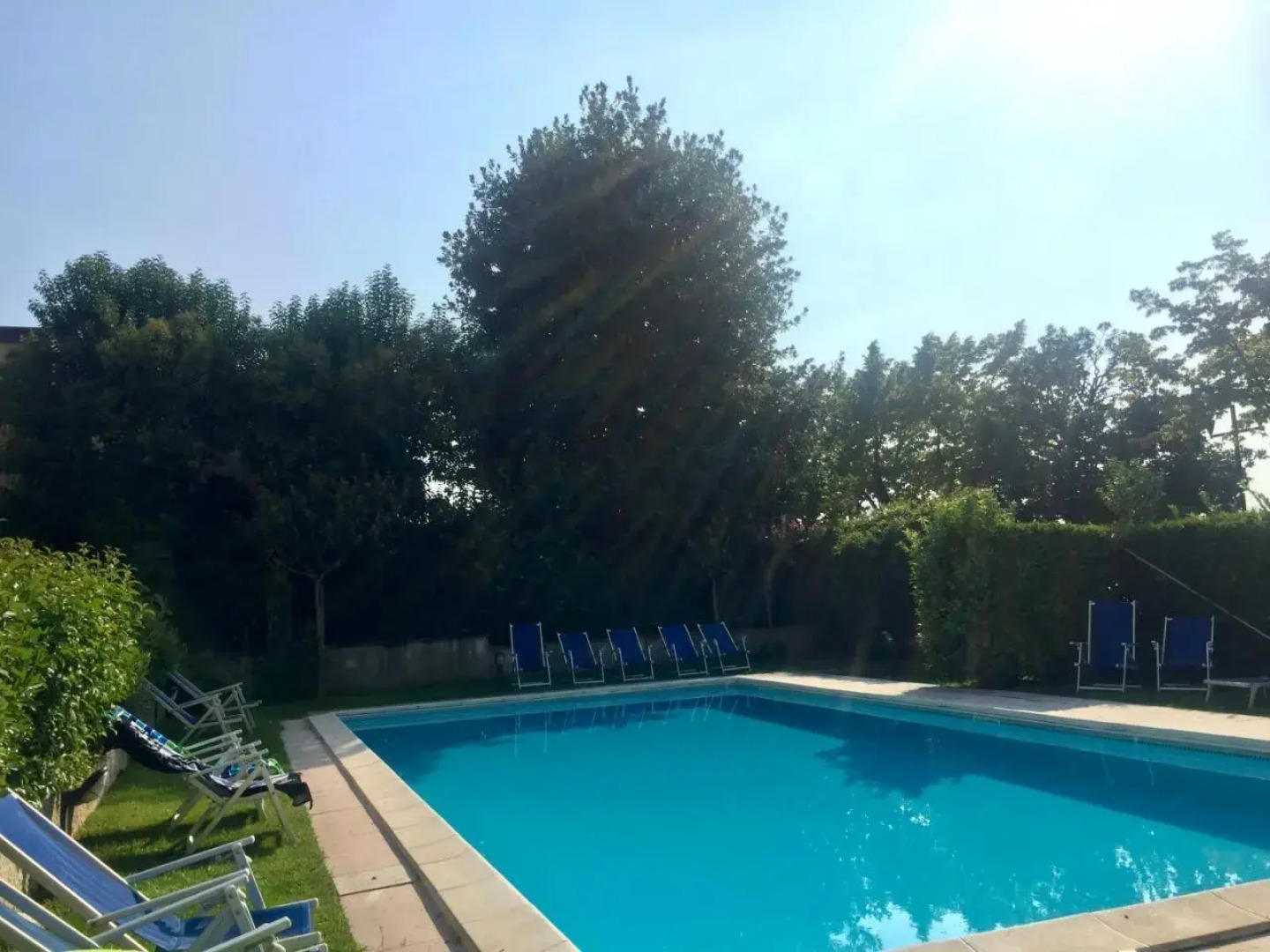 Front Lake Studio with Loft Bed and Pool