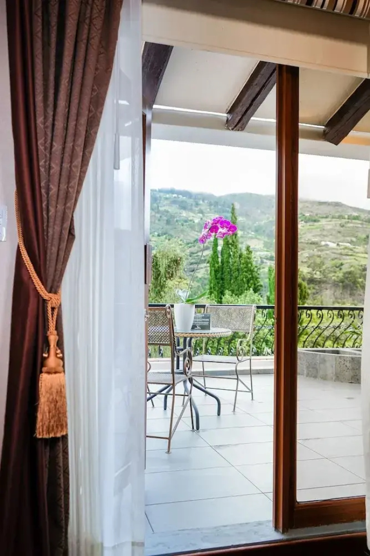Uzhupud Garden Hotel & lodge