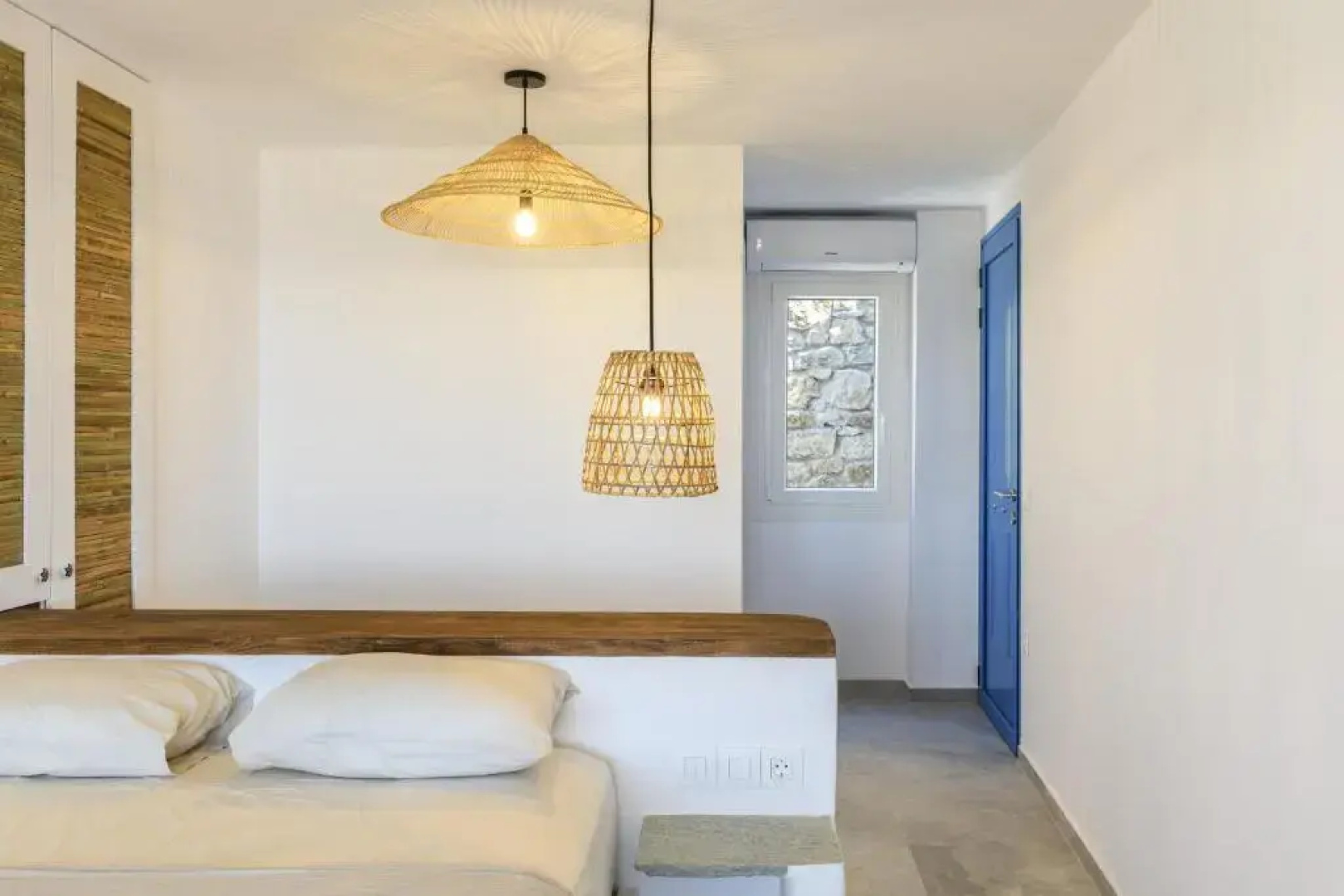 Mesmerising Sea View Lia Residence