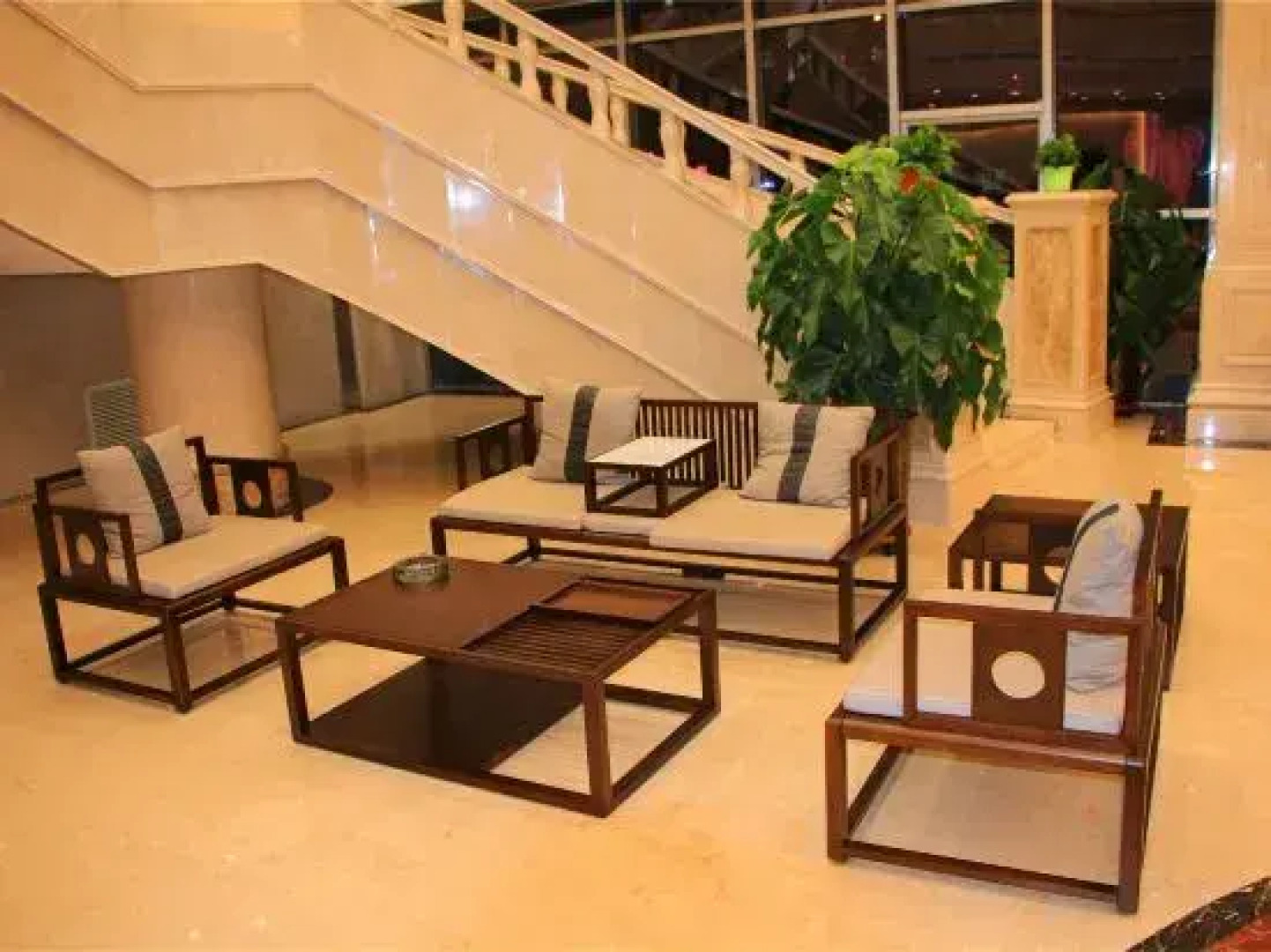 Shizuishan Jinguan Hotel