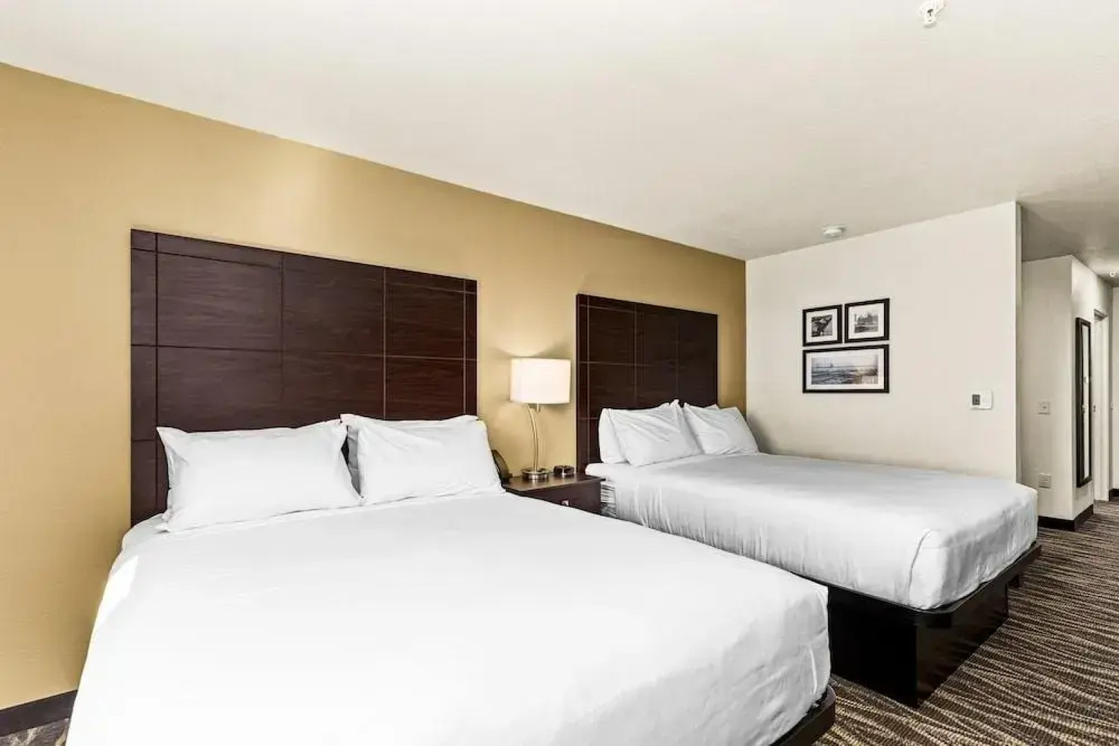 Cobblestone Hotel & Suites - Superior