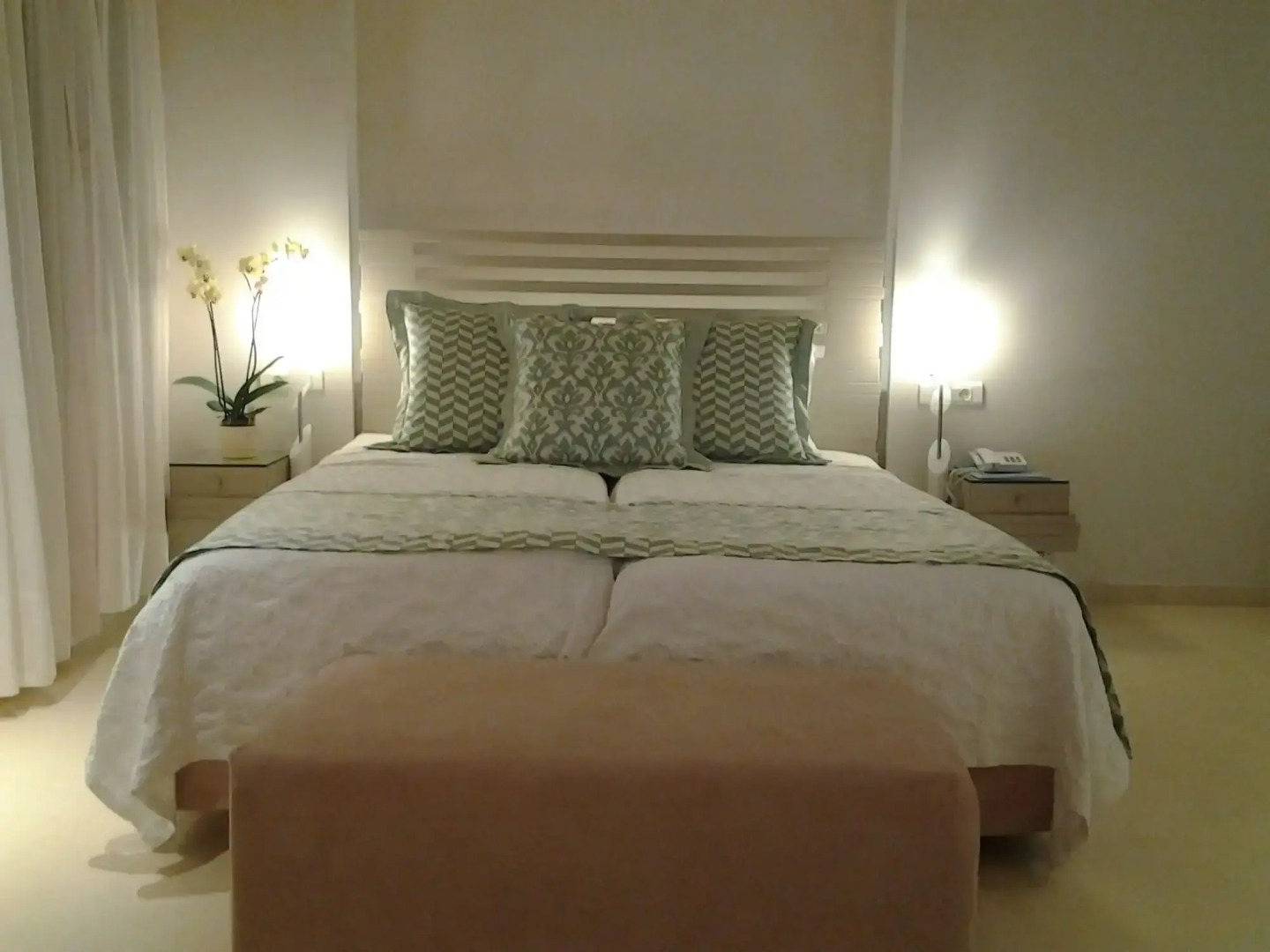 Iria Beach art hotel