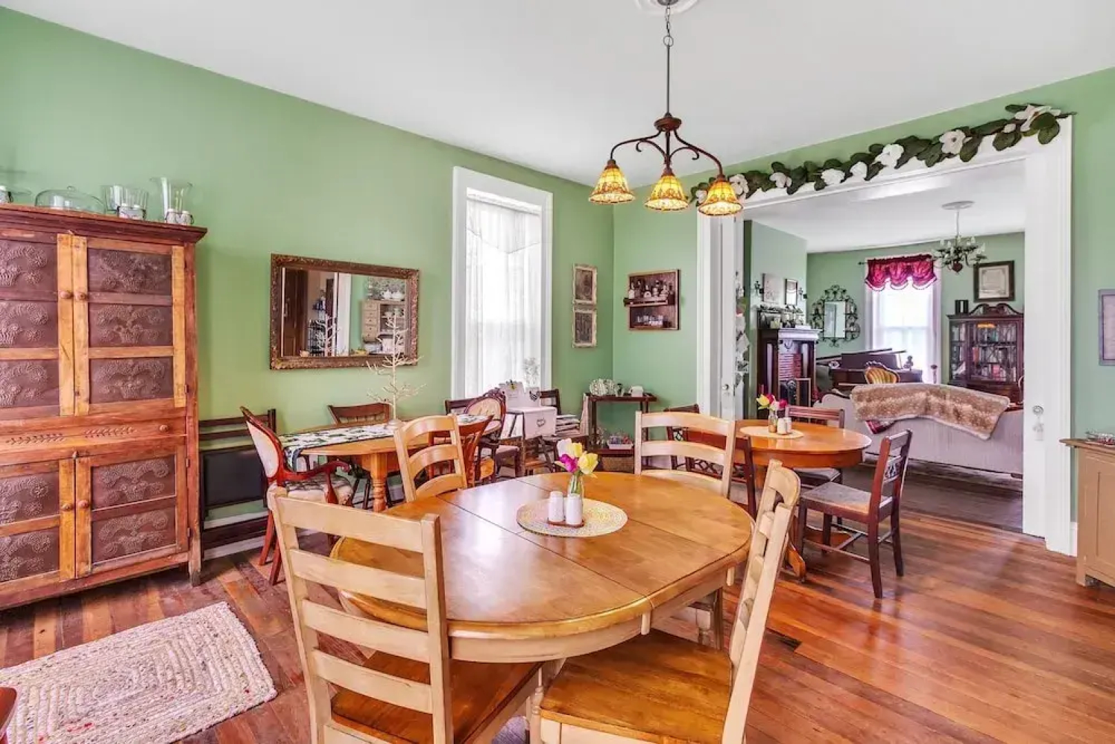 Dupriest Room 1 Bedroom by Main Street Bed & Breakfast