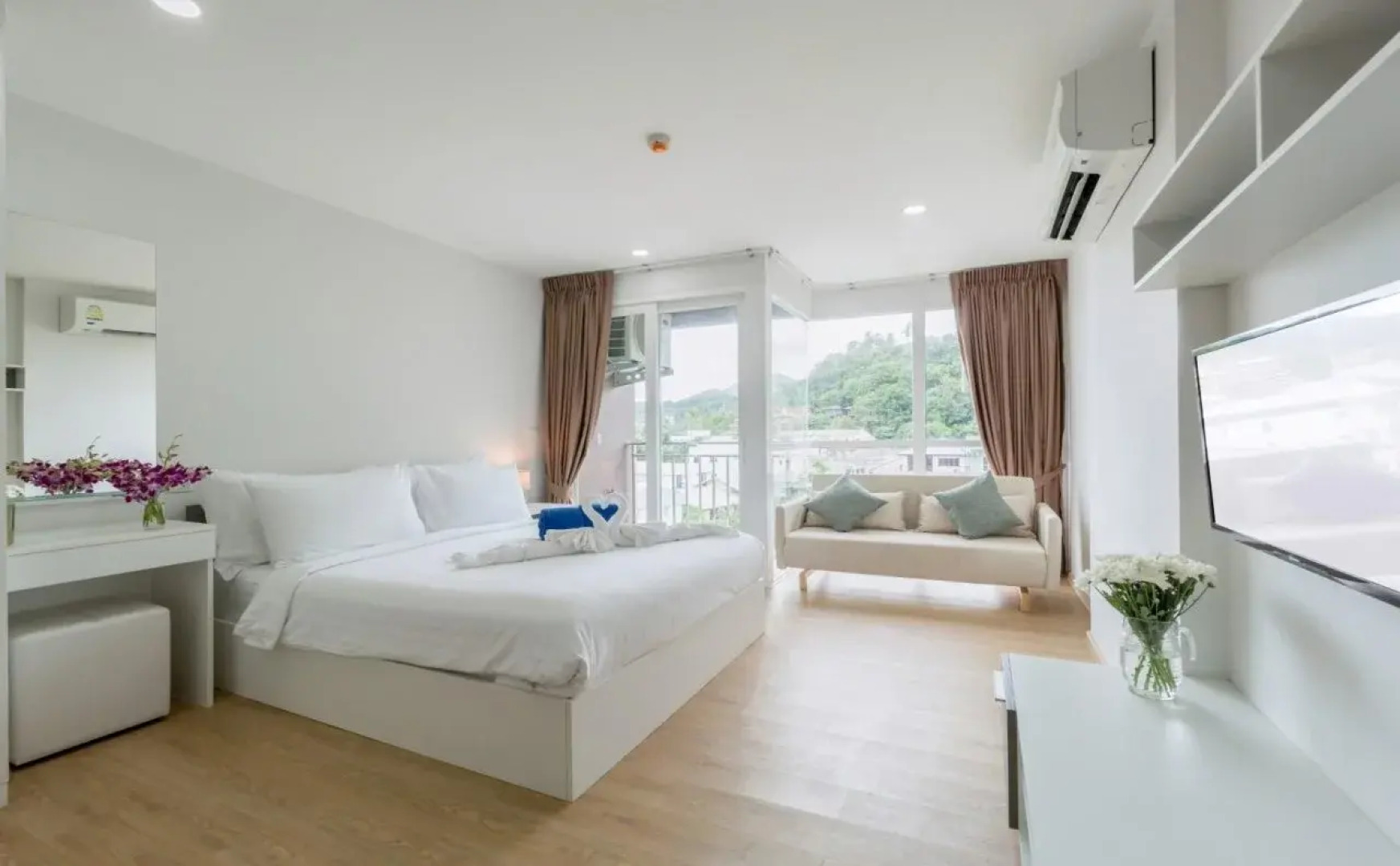 Ozone Condotel Kata Beach