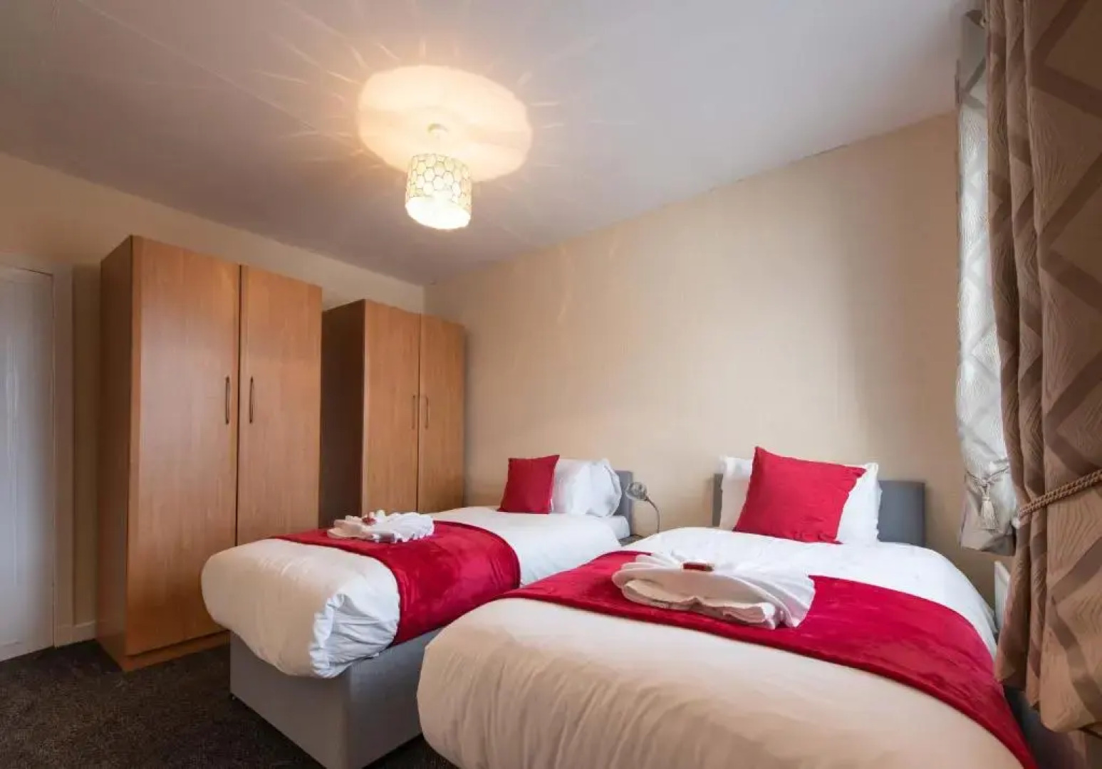 PREMIER - Garfield Apartment