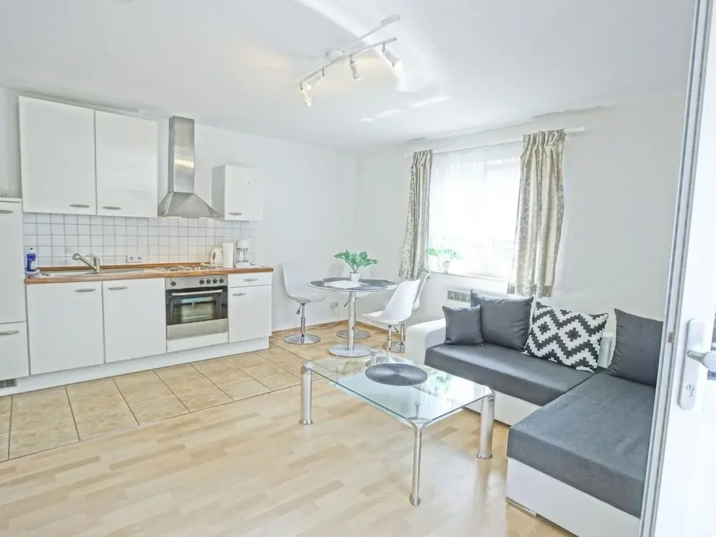 Alluring Holiday Home in Mönkebude near Beach