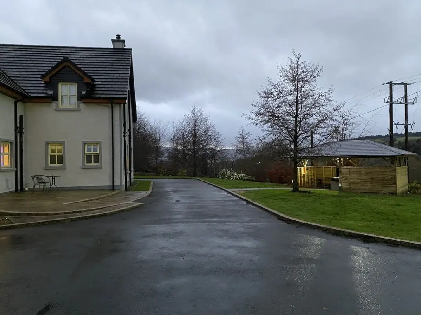 Rostrevor Valley Holiday Park- En-suite Rooms with Hot tub and Private Car Service