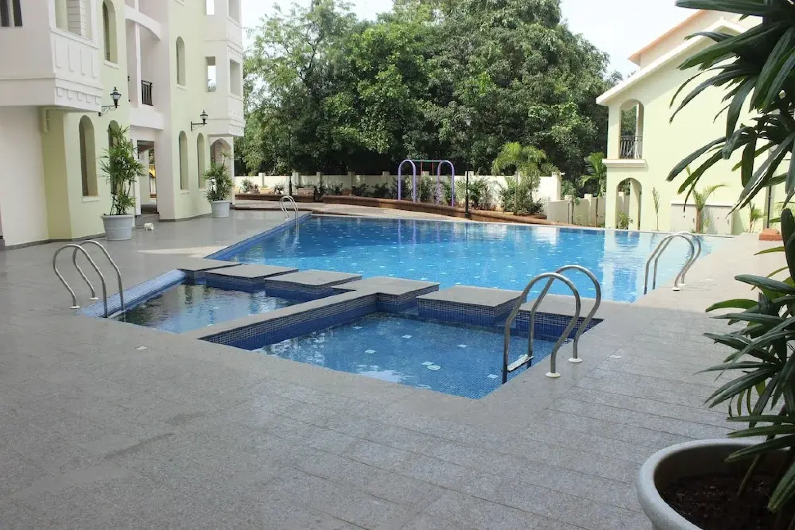 OYO 9714 Home Pool View 1 BHK Siolim