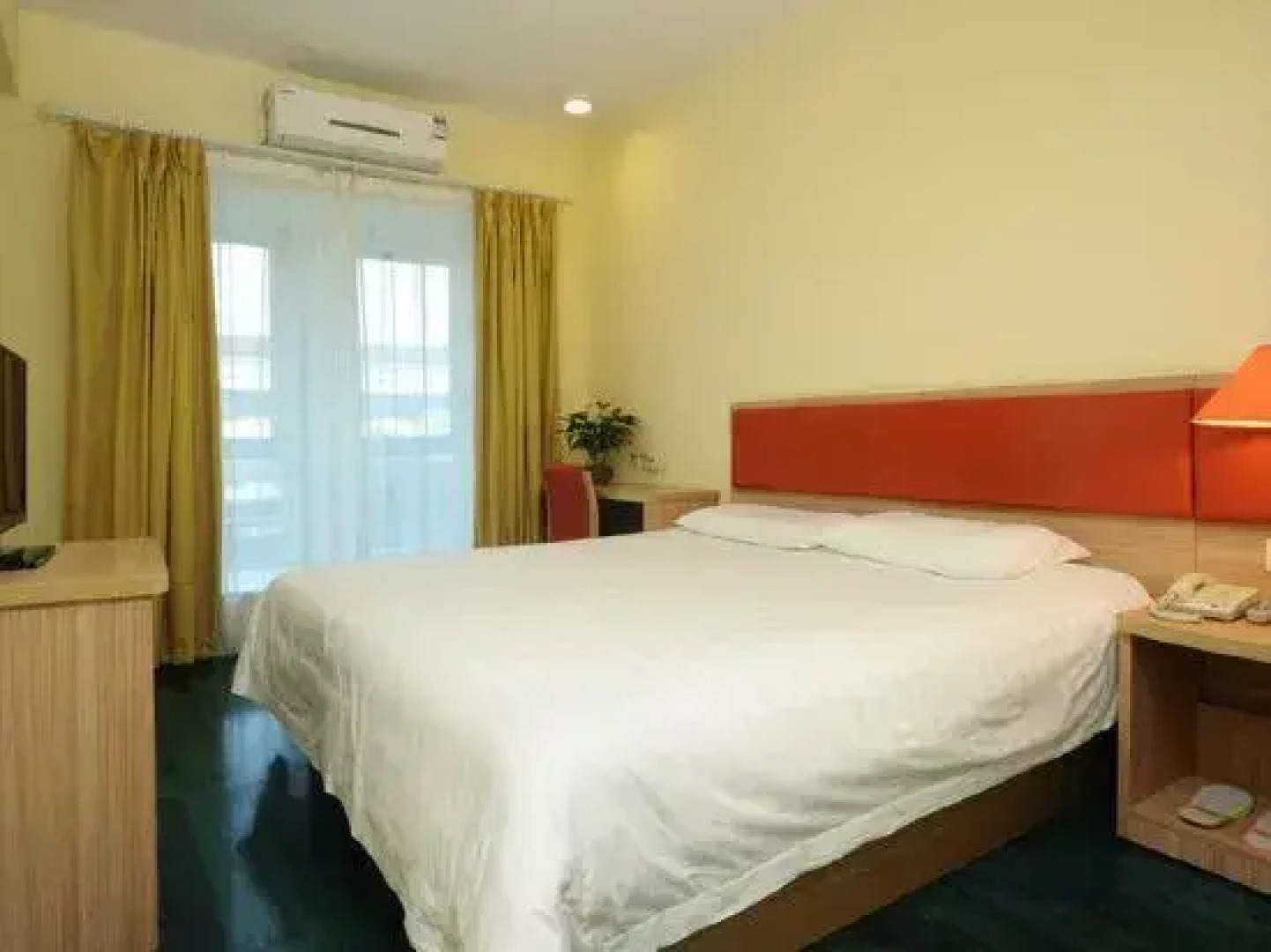 Home Inn (Huhhot Convention & Exhibition Center)