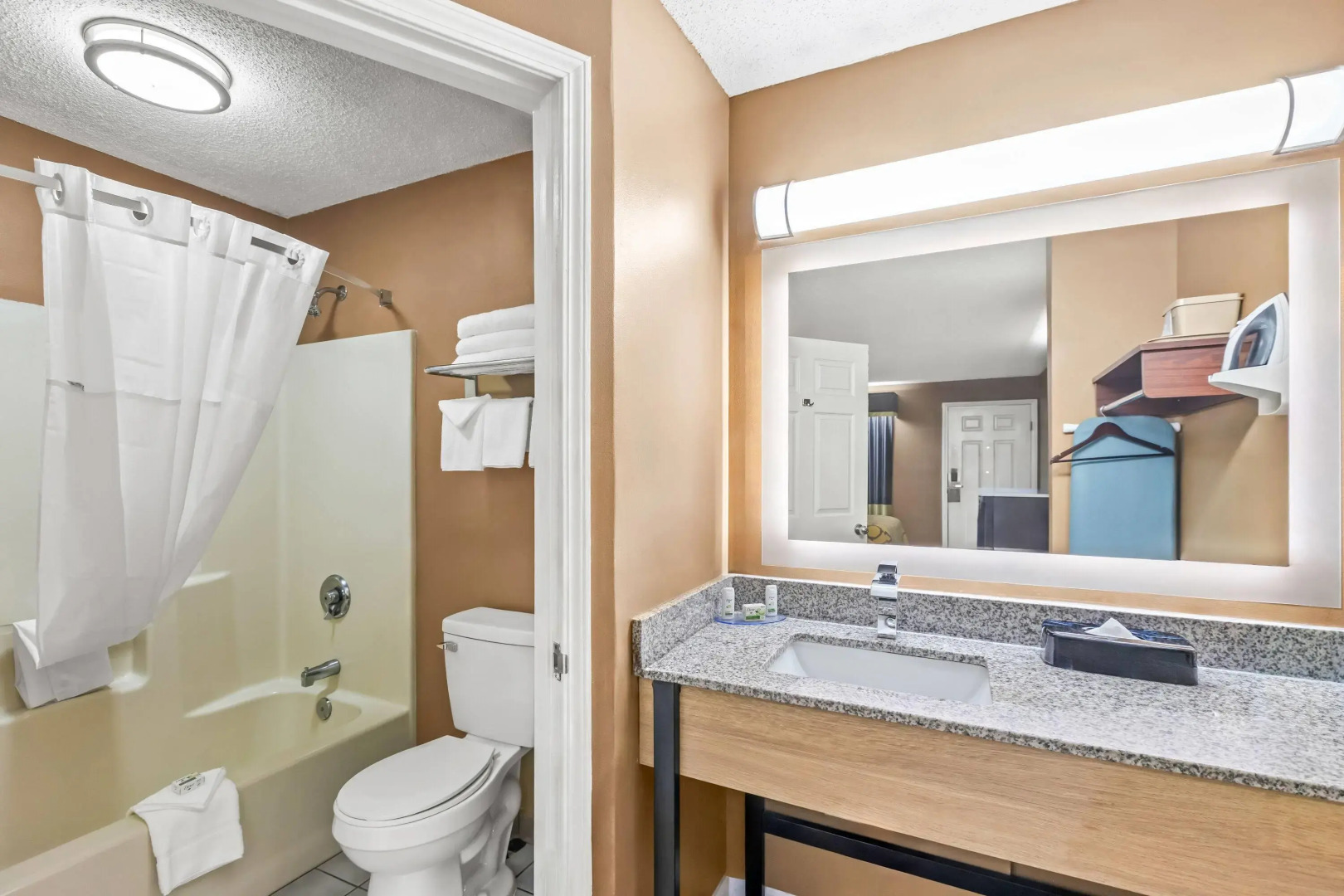 Baymont Inn and Suites - Forest City