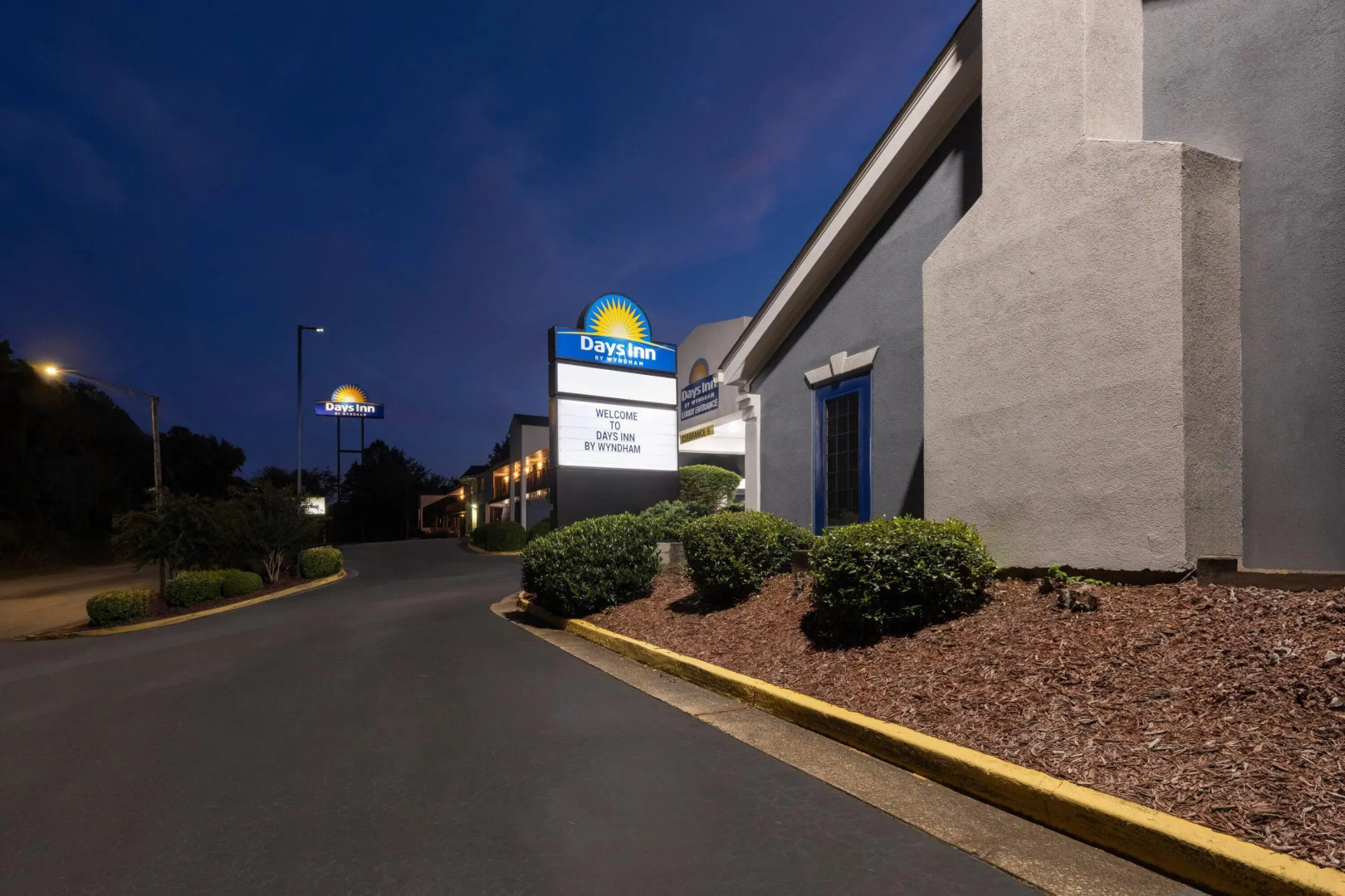 Days Inn by Wyndham College Park Airport Best Road