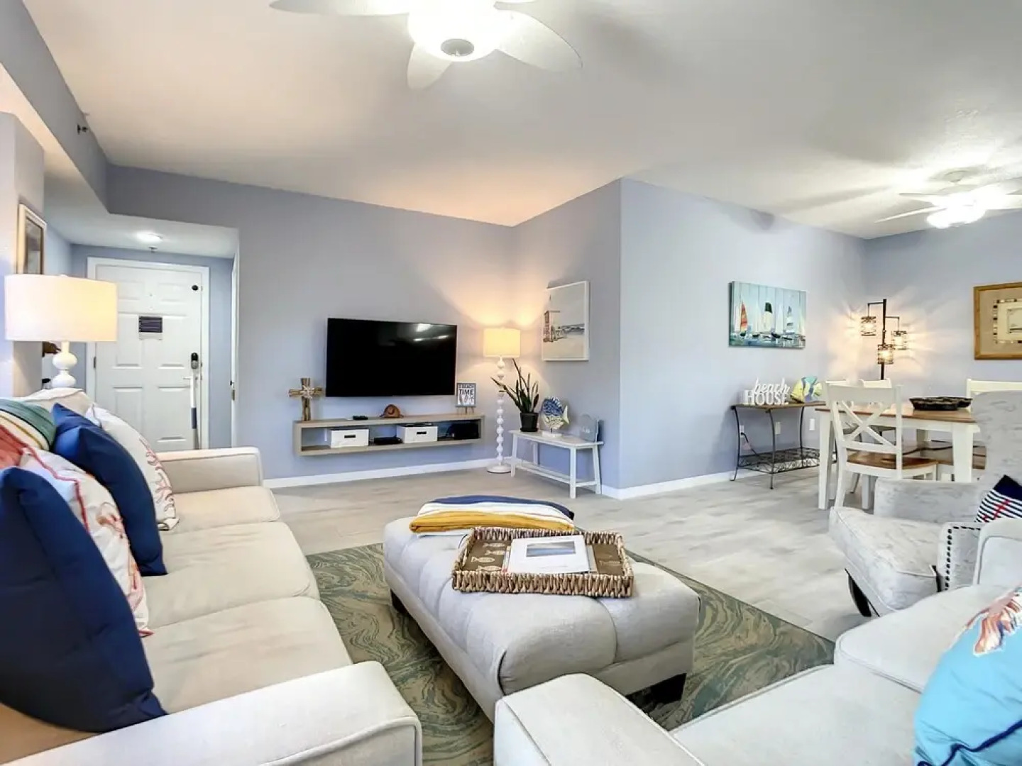 Oceanwalk Jr Penthouse Across From Pool Tennis Shuffleboard Walk to Beach Ow7 207