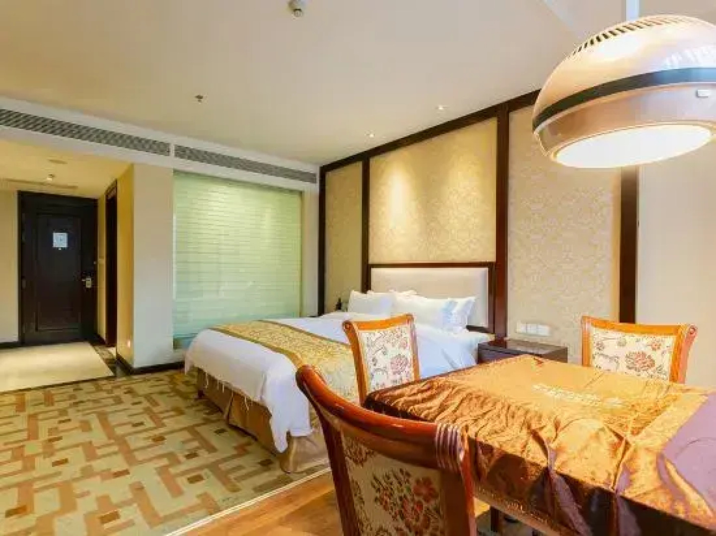 Longxi International Hotel