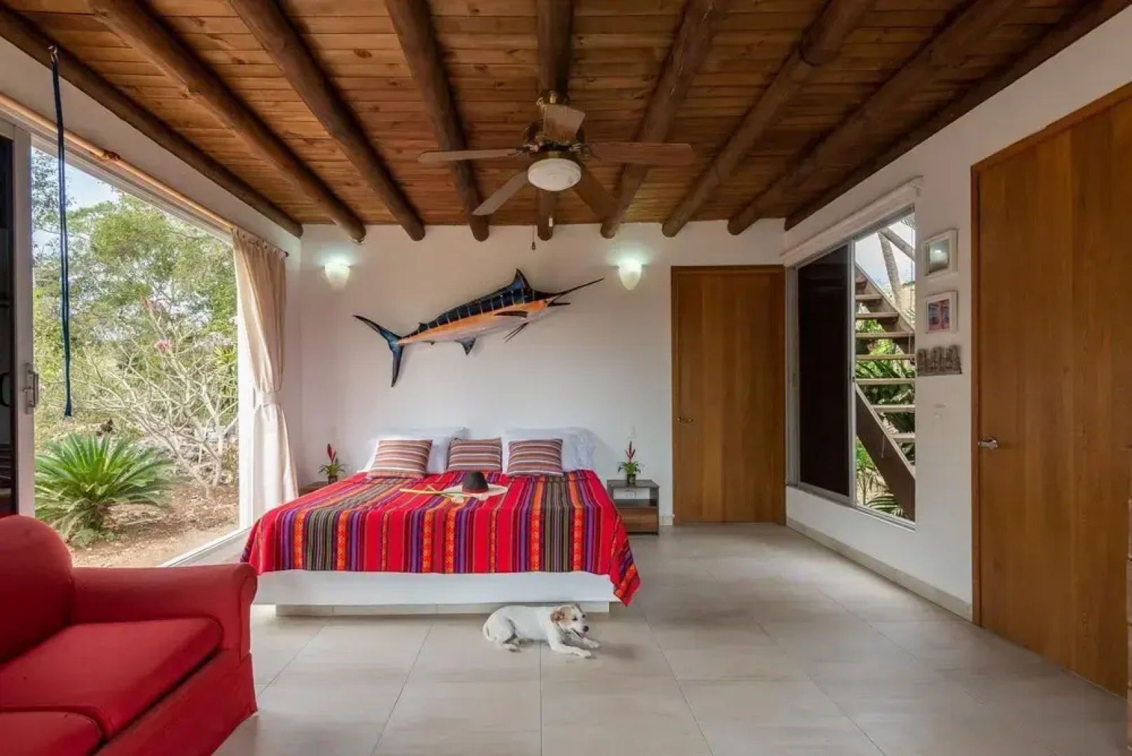 Relaxing Tropical Island Chalet w Private Pool and Beach in Bar