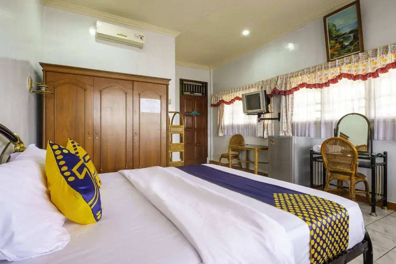 Hotel Mahkota Pantai by OYO Rooms