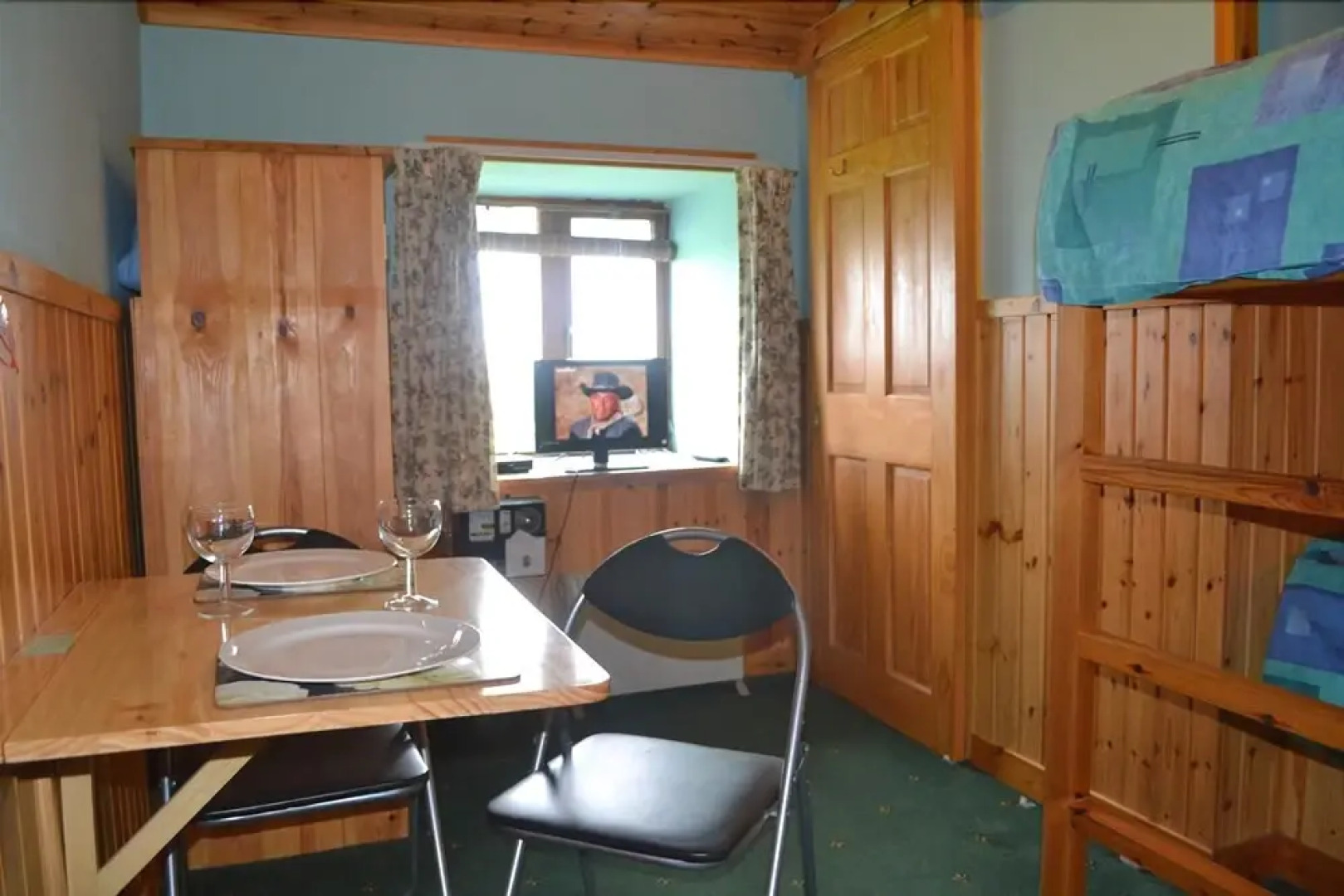 Ayres Rock Hostel & Campsite