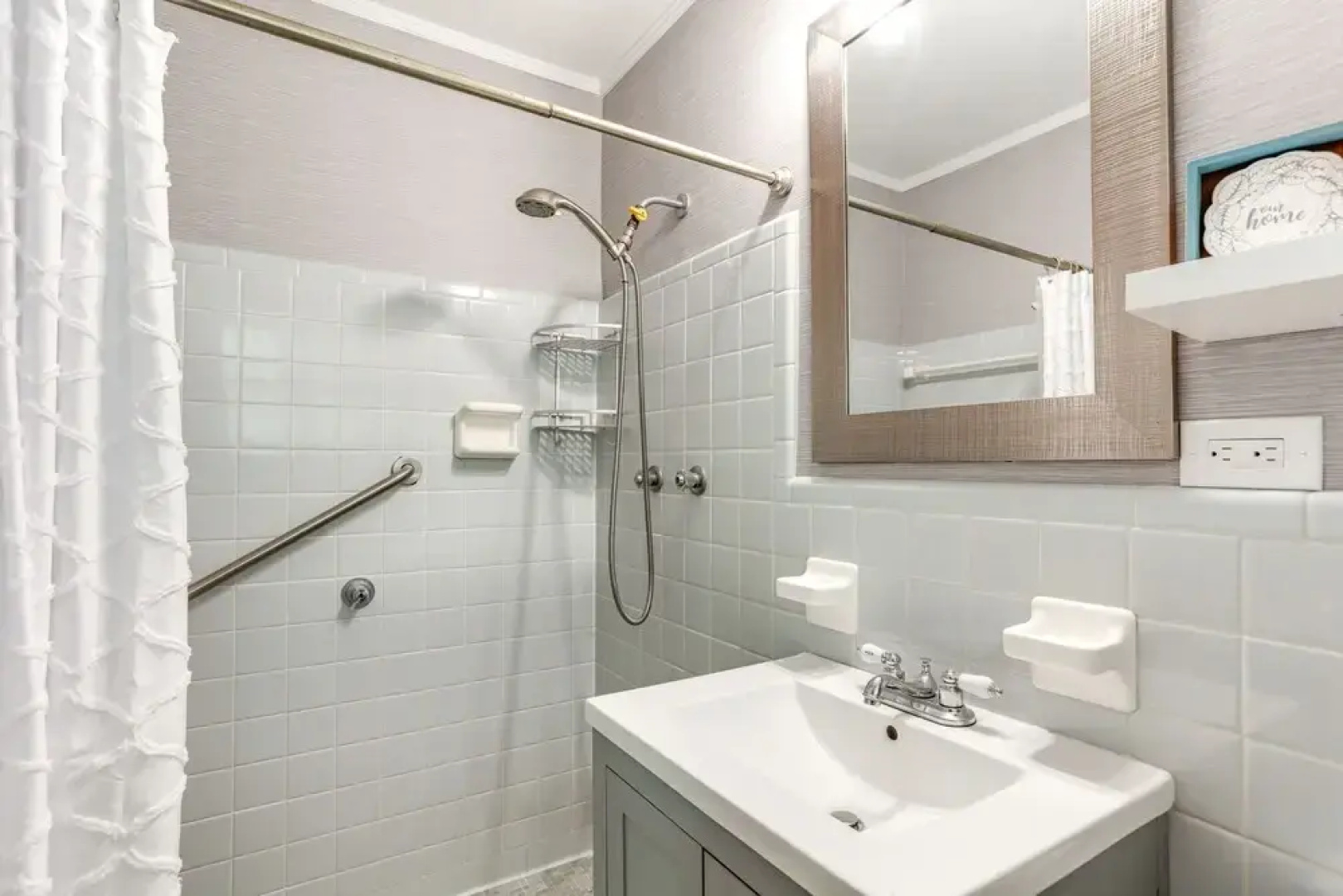 Bright Home w/ Sauna & Deck: 1 Mi to Dtwn Stuart!