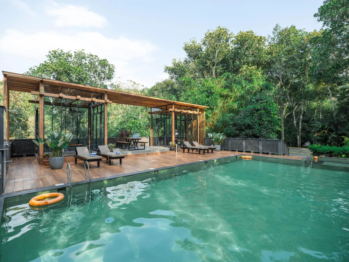 The Mountain Courtyard Thekady